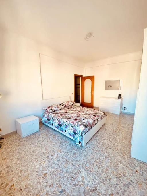 Charming & Quiet With Private Deck Next To Metro Apartamento *