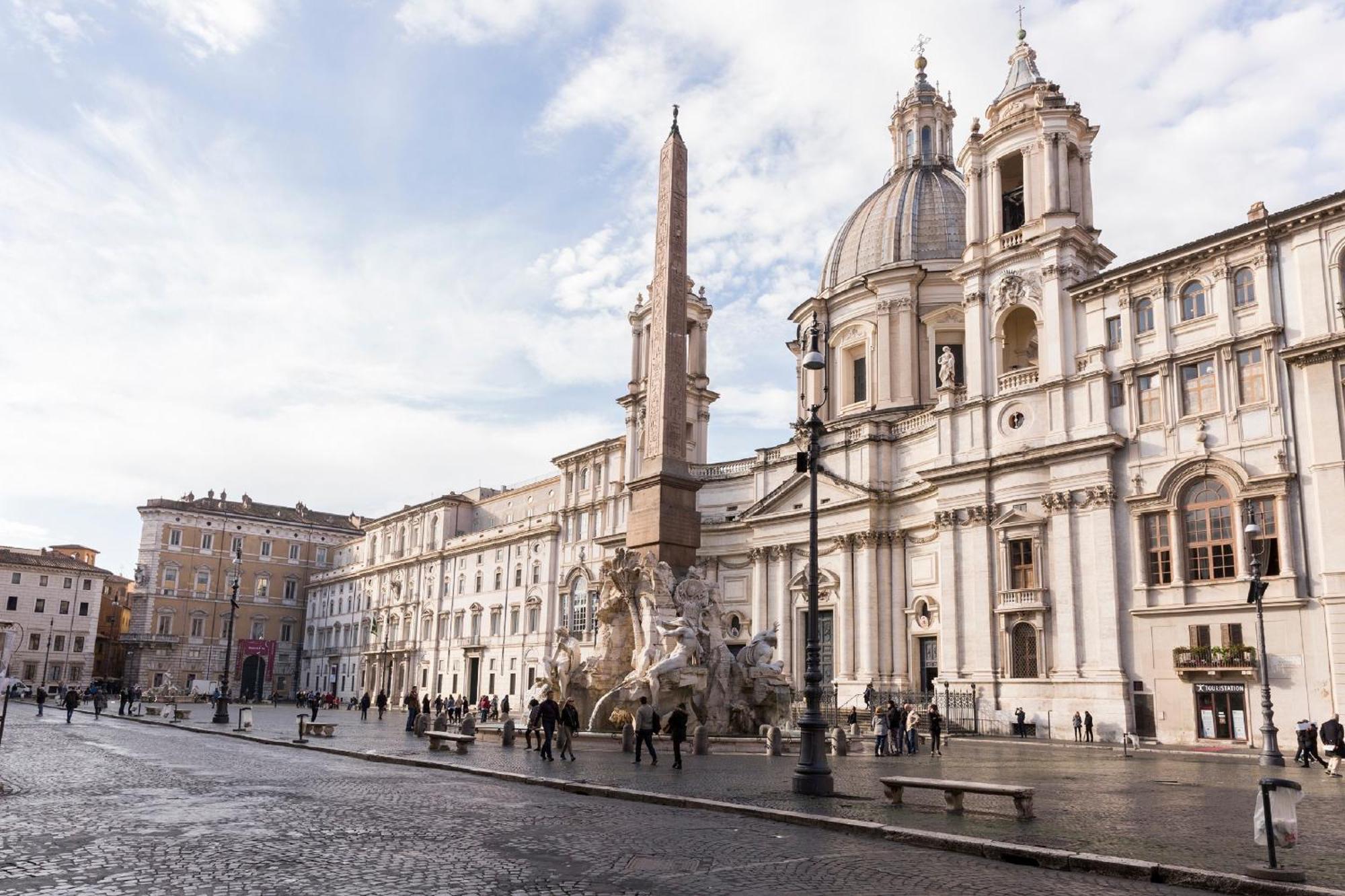 Casa Degli Spagoli Navona Square Rome