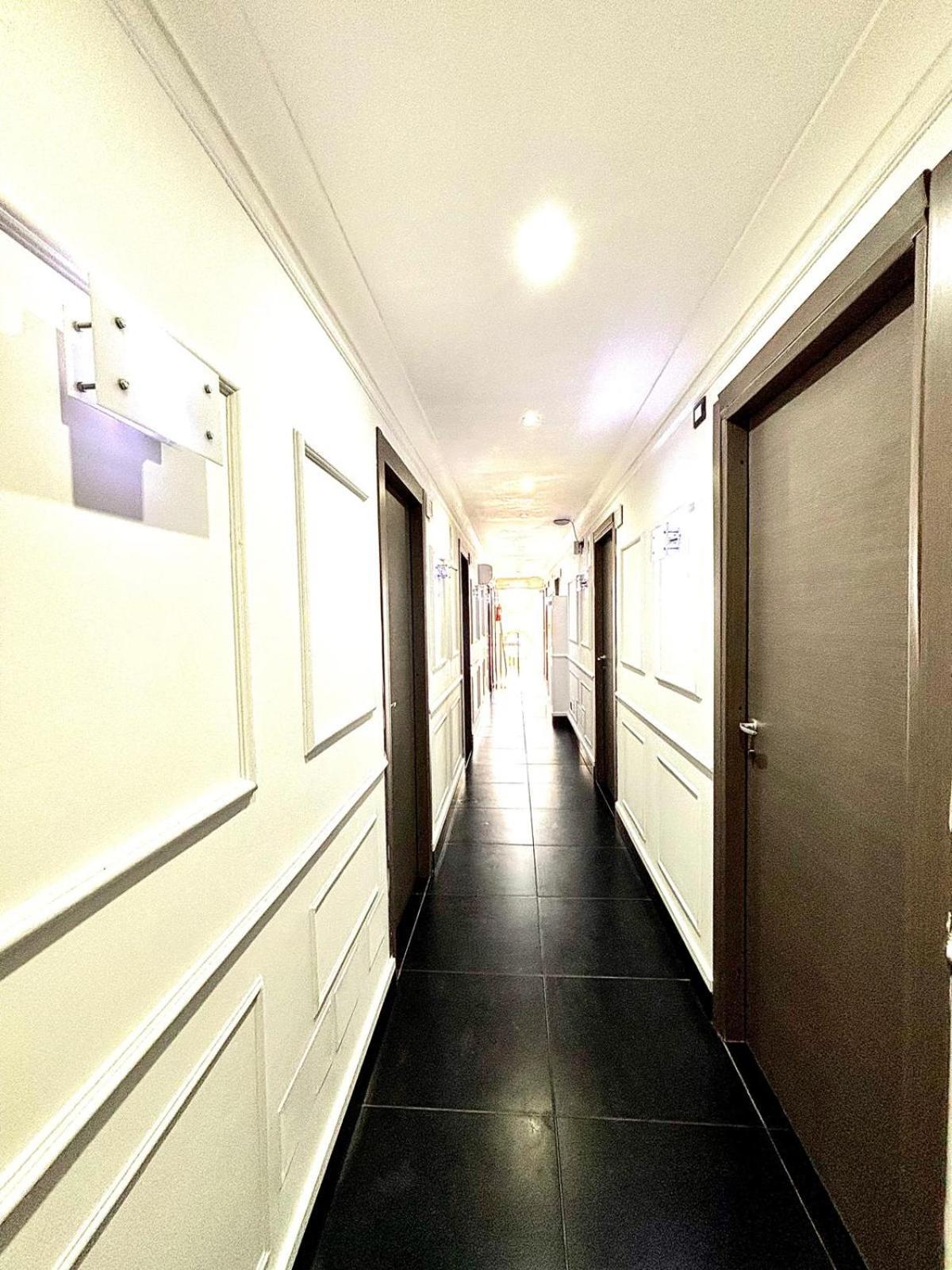 Palace Hostal Roma