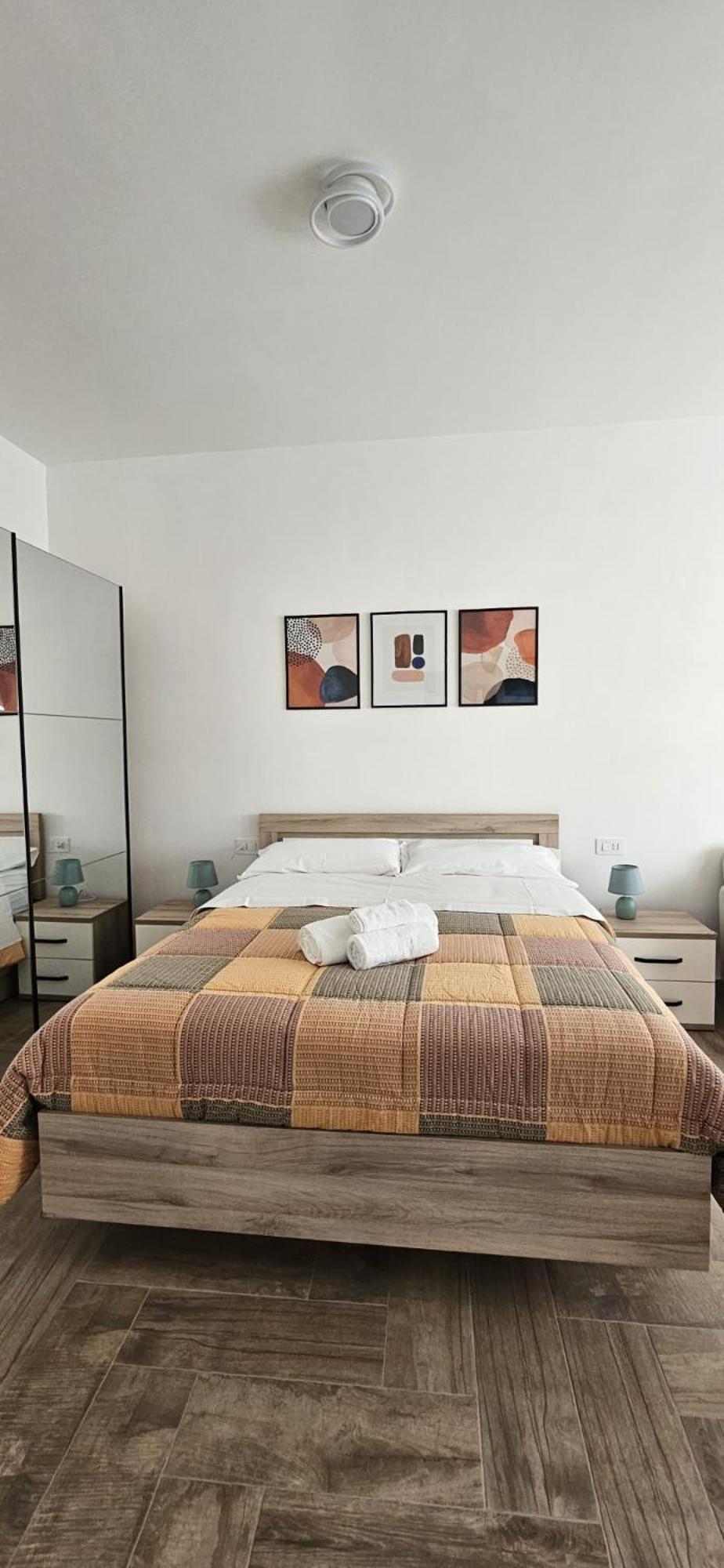 Beautiful Rhome Roma