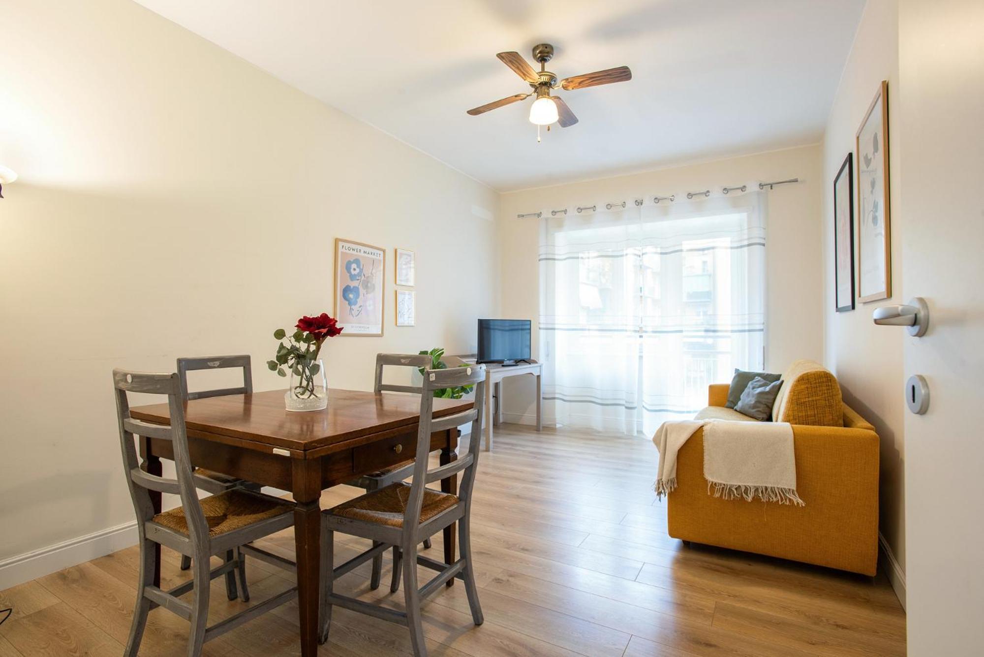 Moderno Tuscolana 2 Bdr And Living Metro A