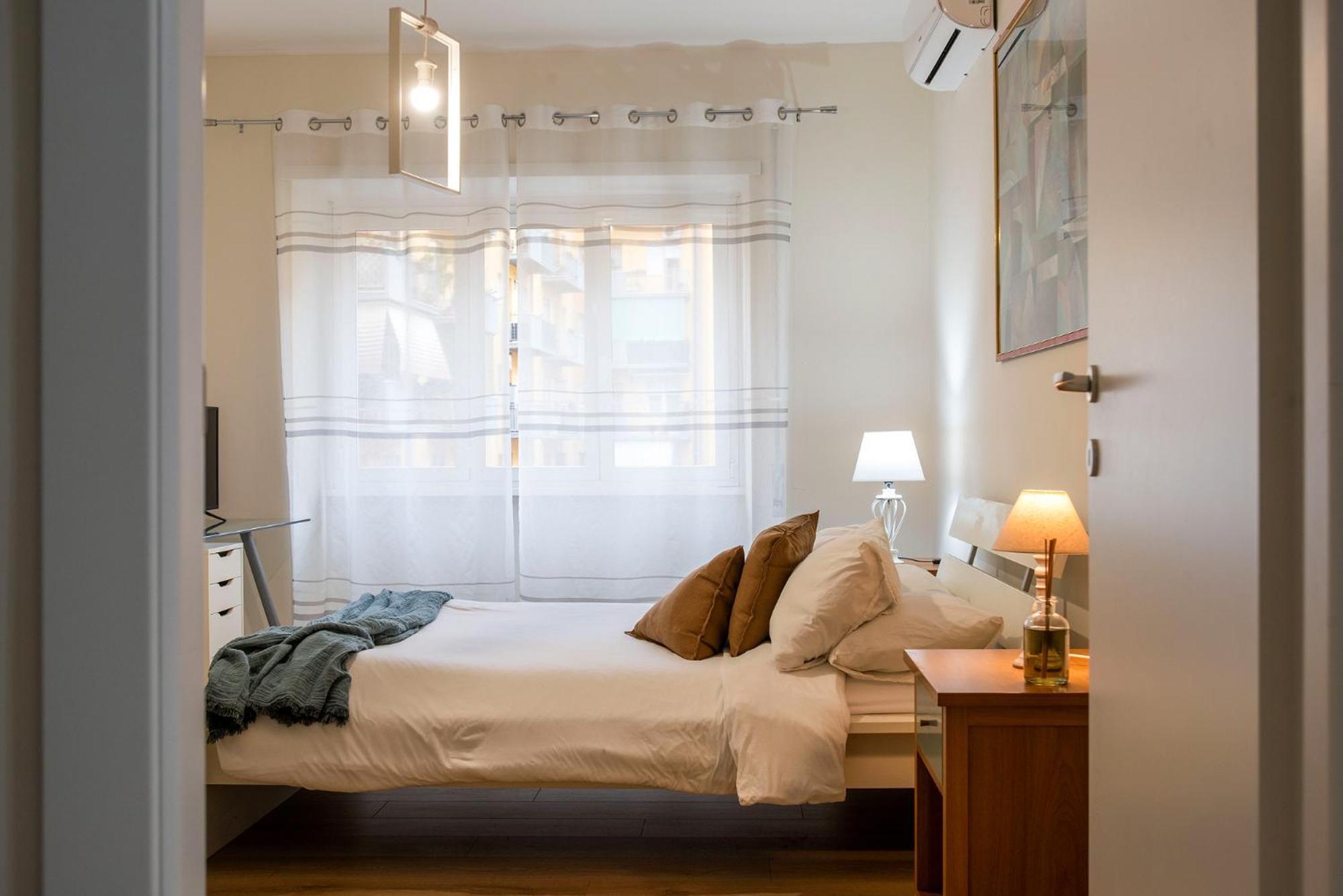 Moderno Tuscolana 2 Bdr And Living Metro A