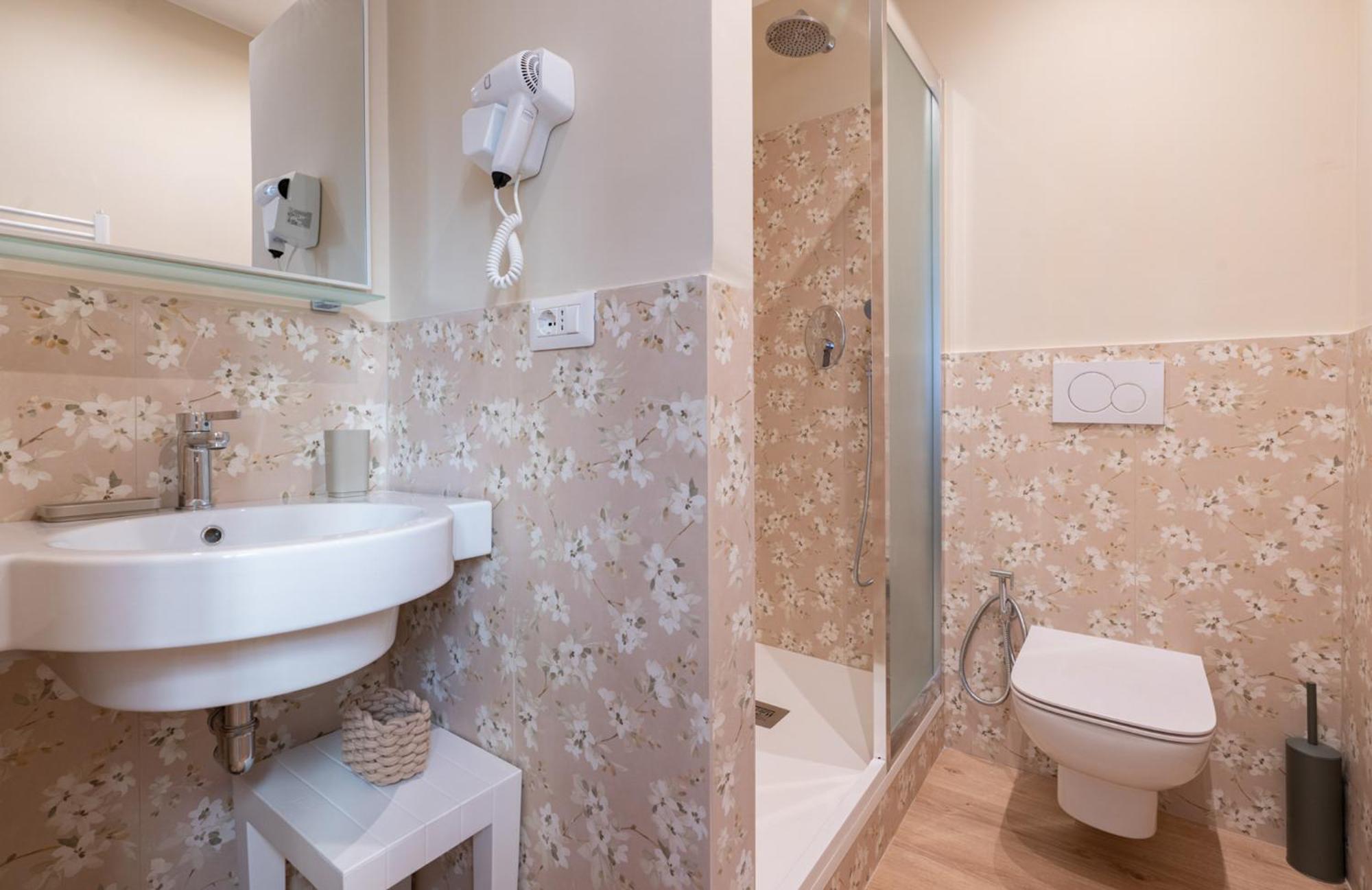 Residenza Lucrezio Gjestgiverier Roma