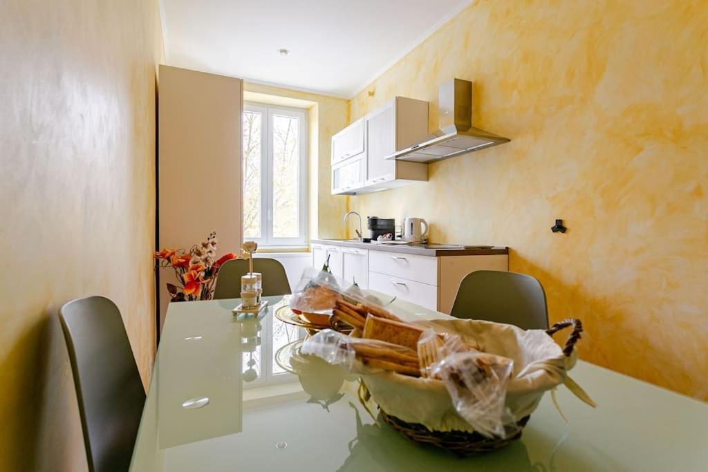 Appartamento Corradi 4 With Terrace Roma