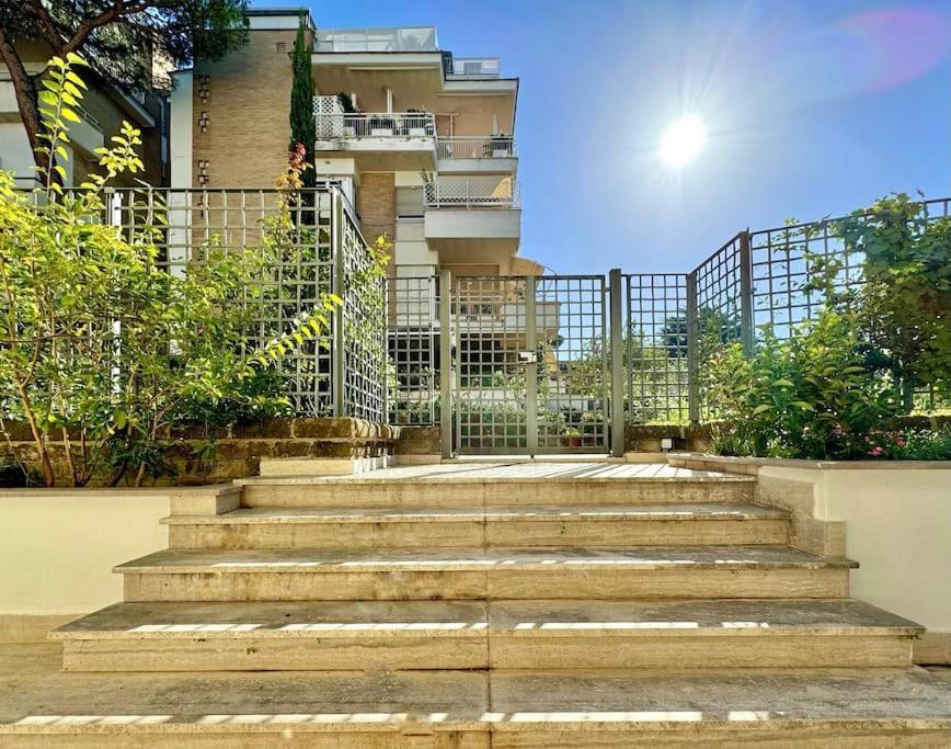 Appartamento Elegant With Terrace In Balduina *
