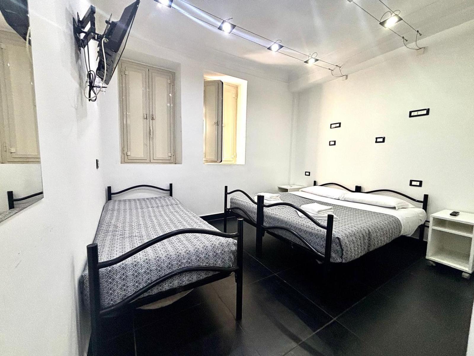 Palace Hostal Roma
