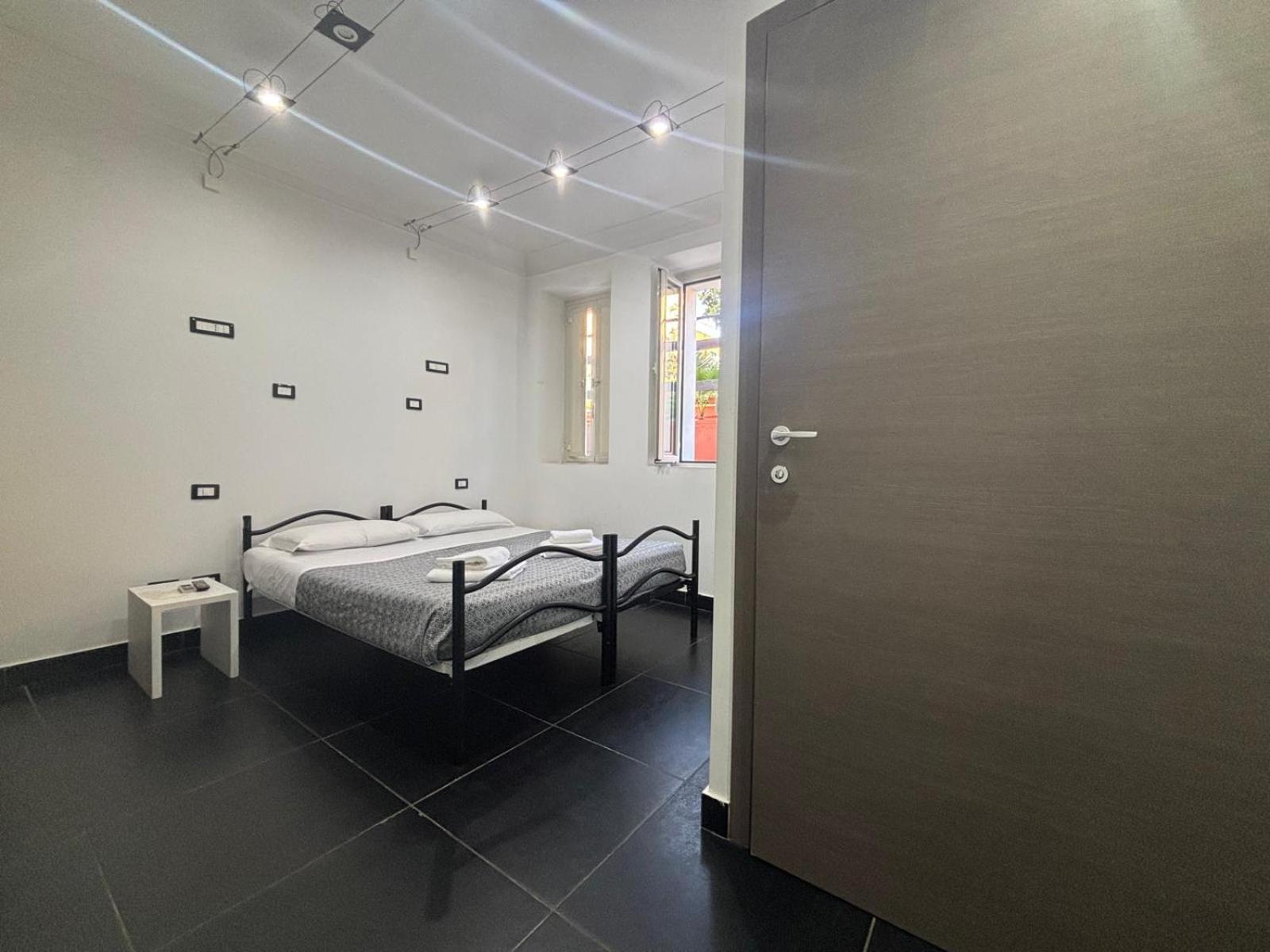 Palace Hostal *