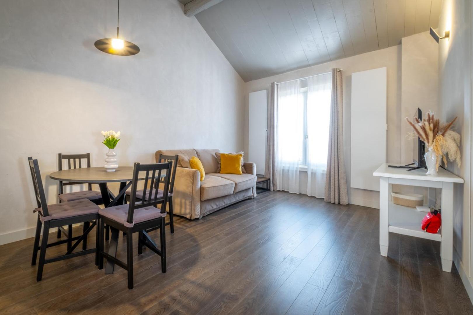 Elegant And Luxury @altare Della Patria