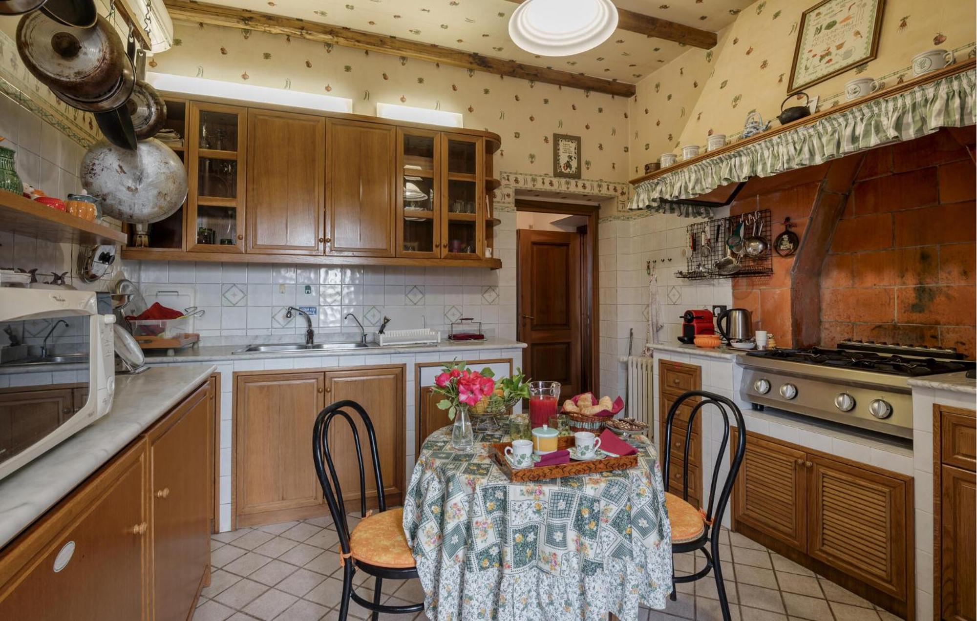 Casa vacanze Cozy In With Kitchen