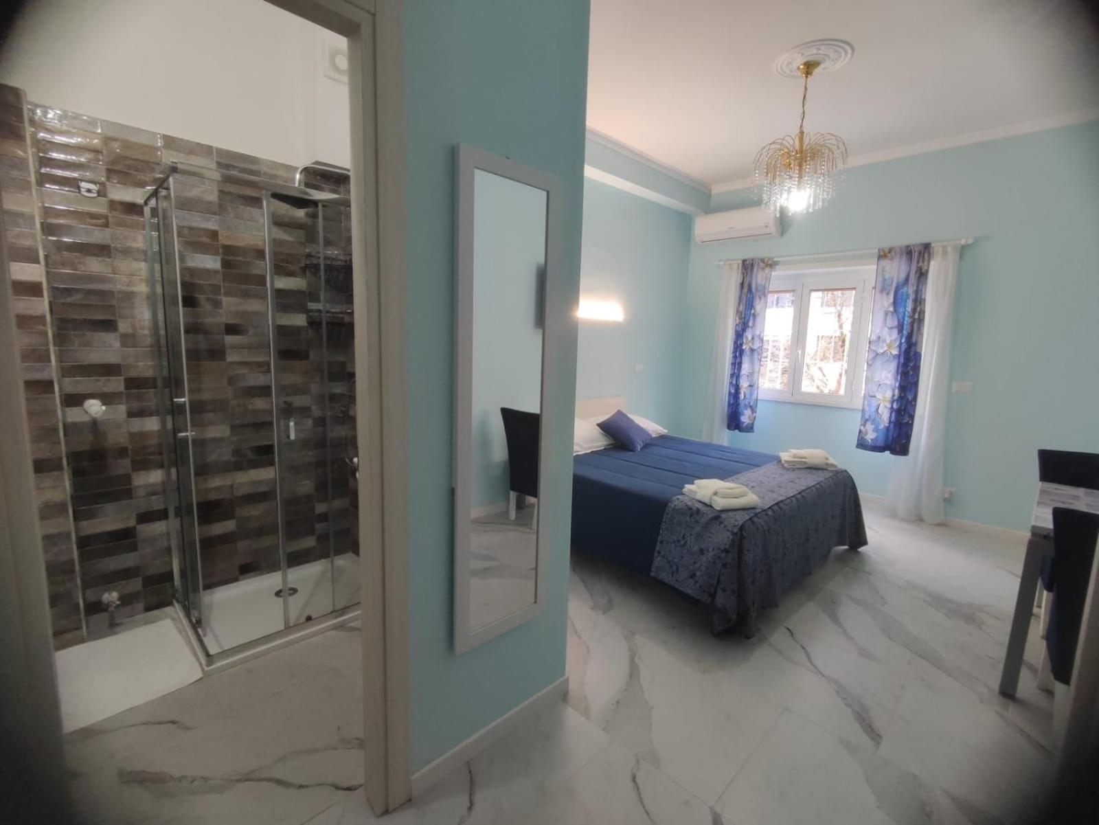 An &lo-luxury - Metro Teano Guest house