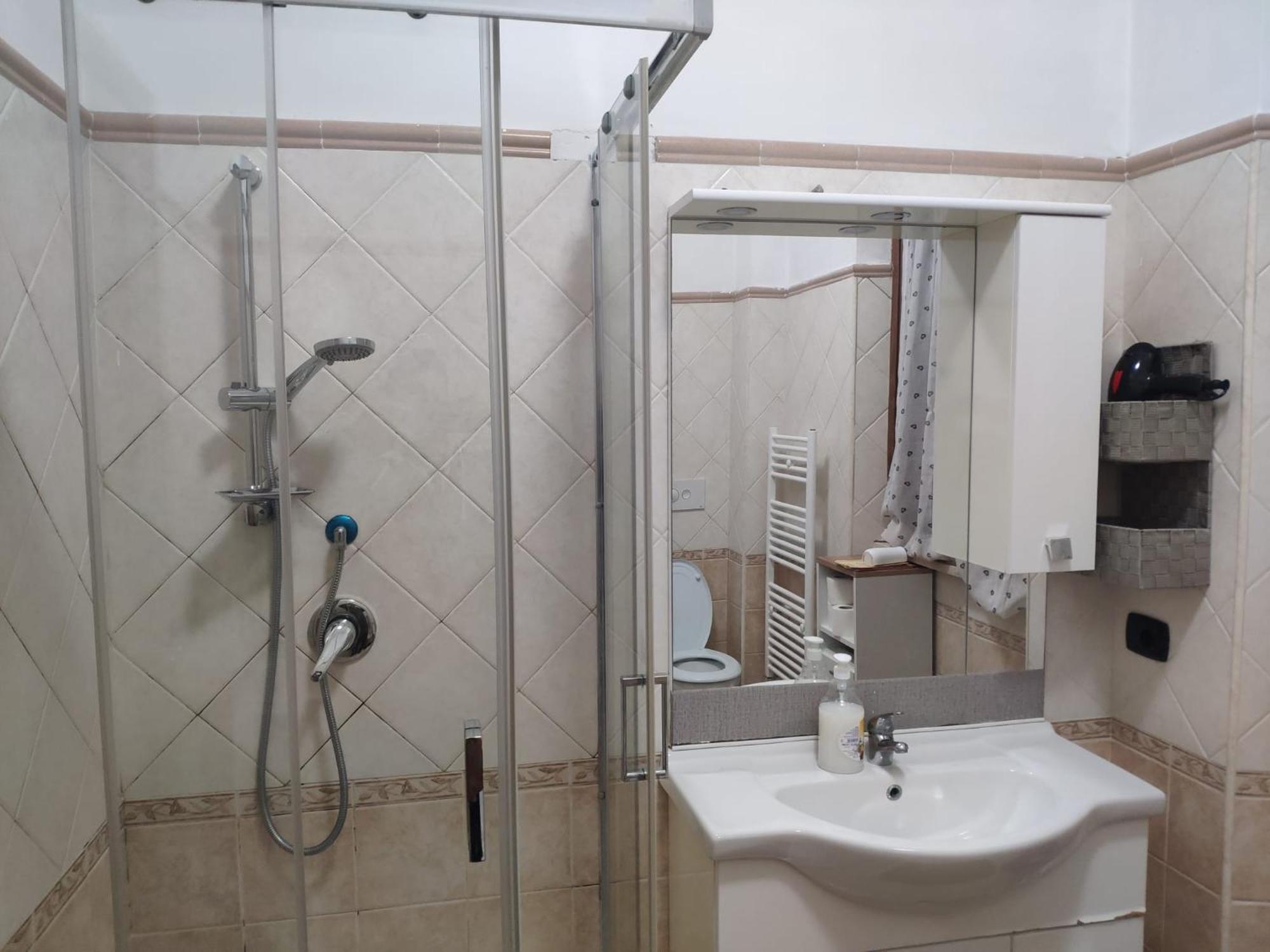 Deluxe With Private Kitchen And Garden - Close To Metro C