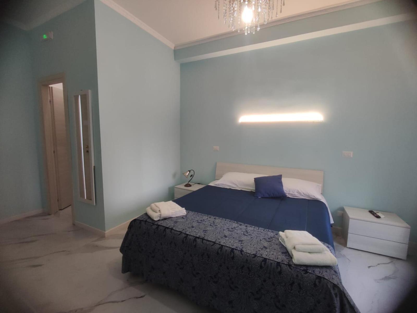 An &lo-luxury - Metro Teano Guest house Rome