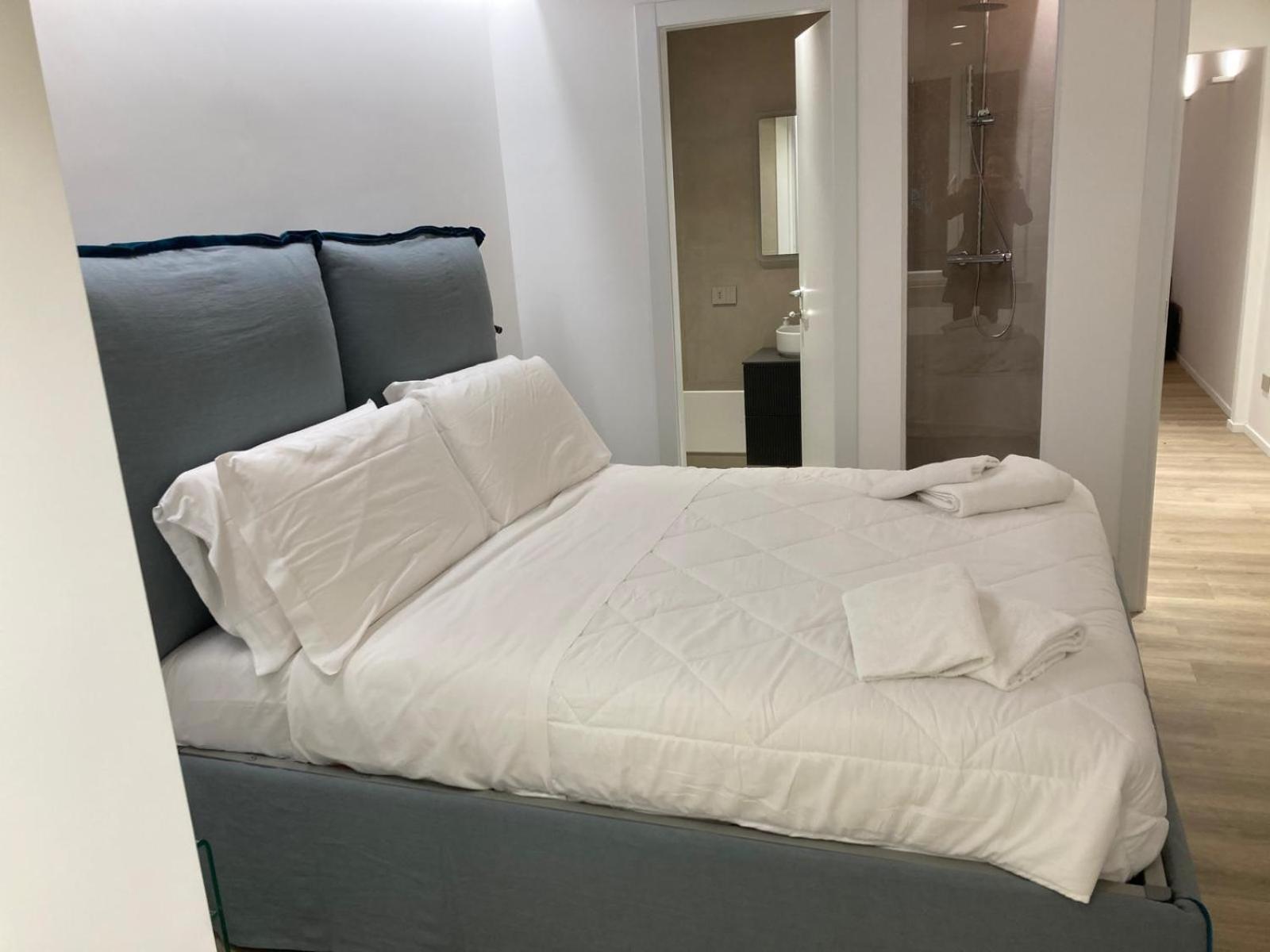 Apartamento Manzoni Bilocale Con Doppi Servizi Piano Terra *
