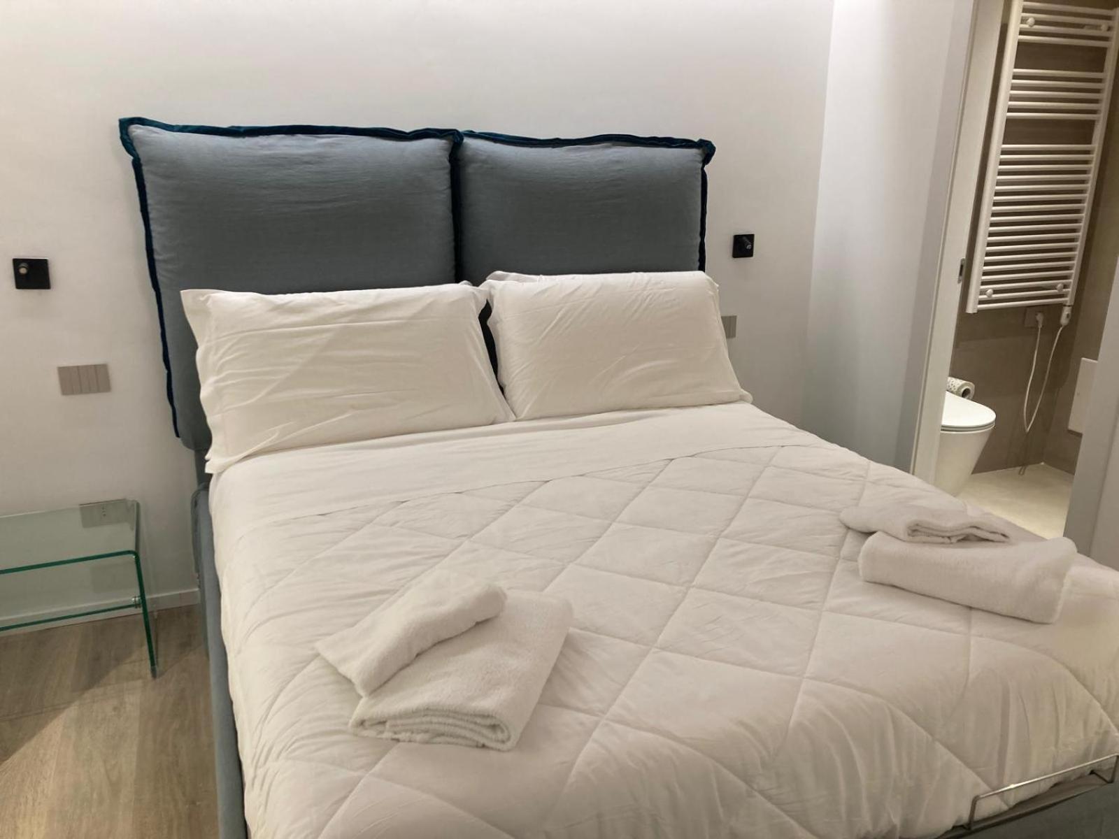Manzoni Bilocale Con Doppi Servizi Piano Terra Apartamento Roma