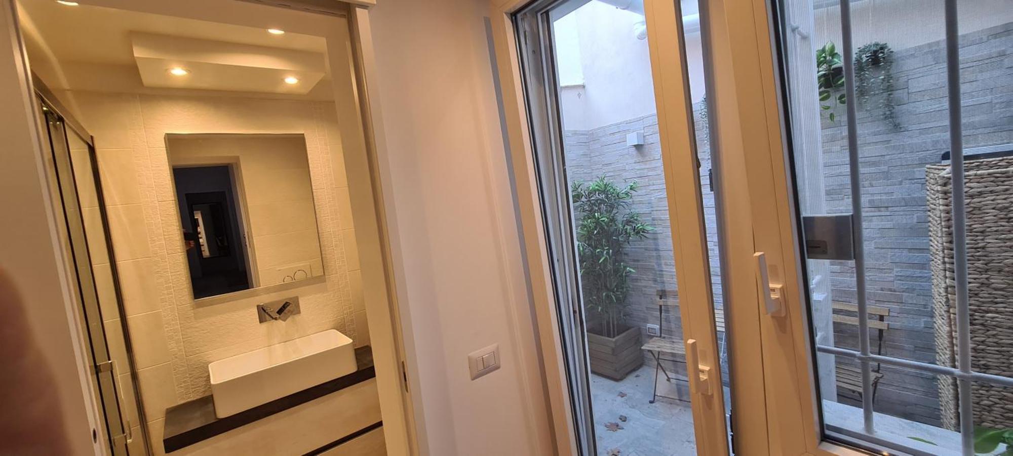 Leilighet Trastevere Incantevole Con Patio Esterno Privato