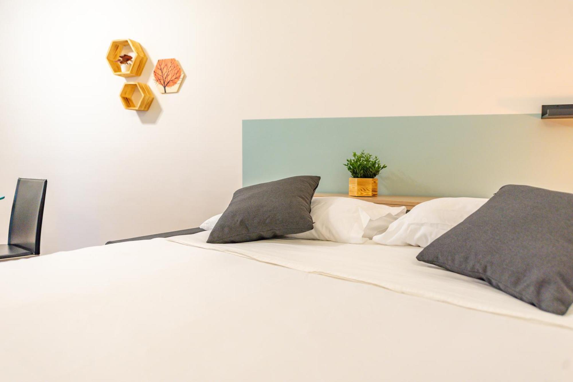 Gabi Spacious Design * Roma