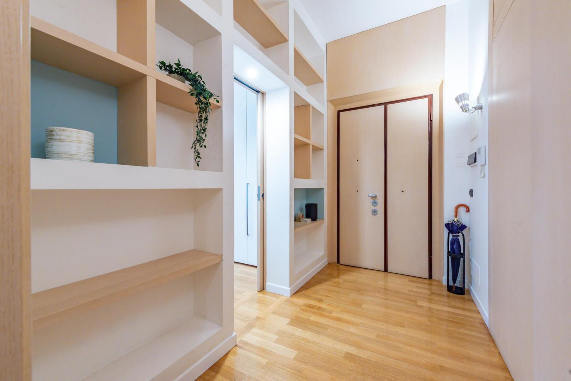 Gabi Spacious Design * Roma