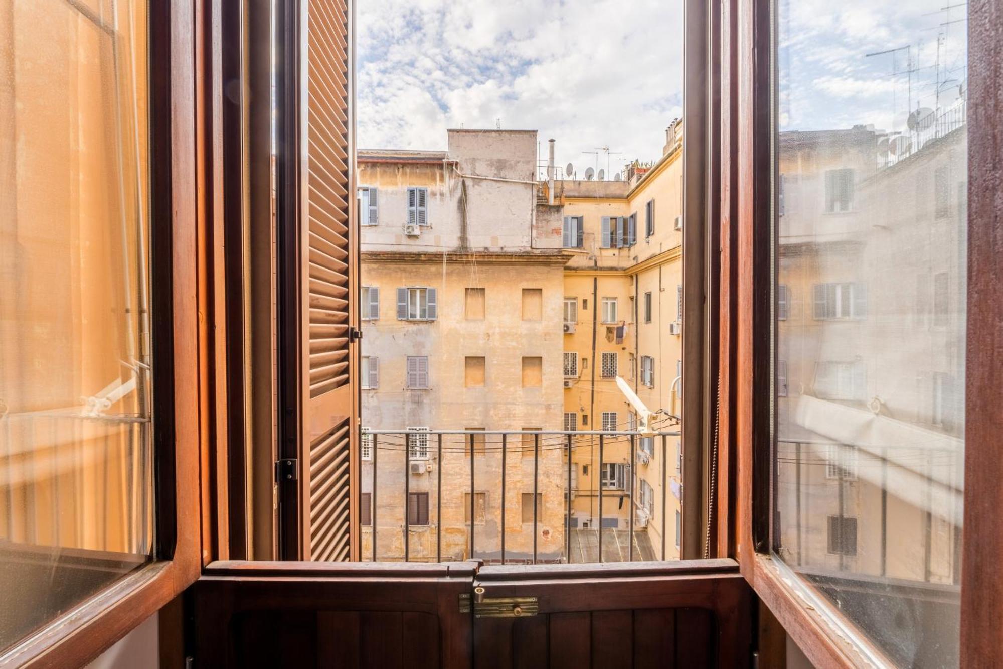 Dimora Esedra, Historical Flat In The Heart Of