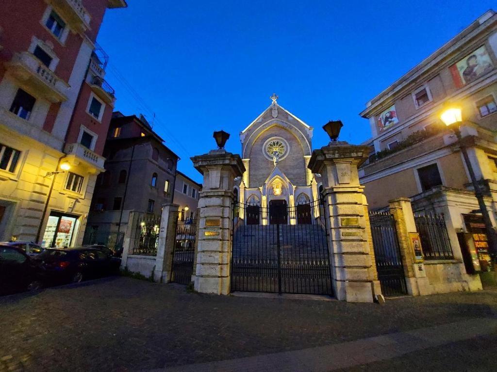 Free Breakfast- Cozy Steps From The Colosseo Apartamento