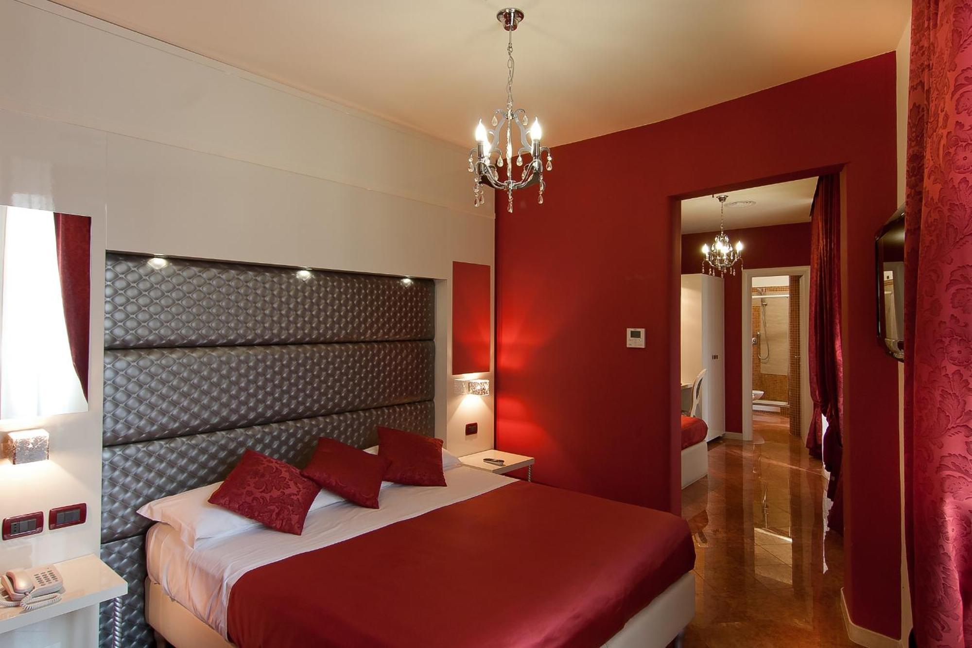 Hotel Fellini 3*