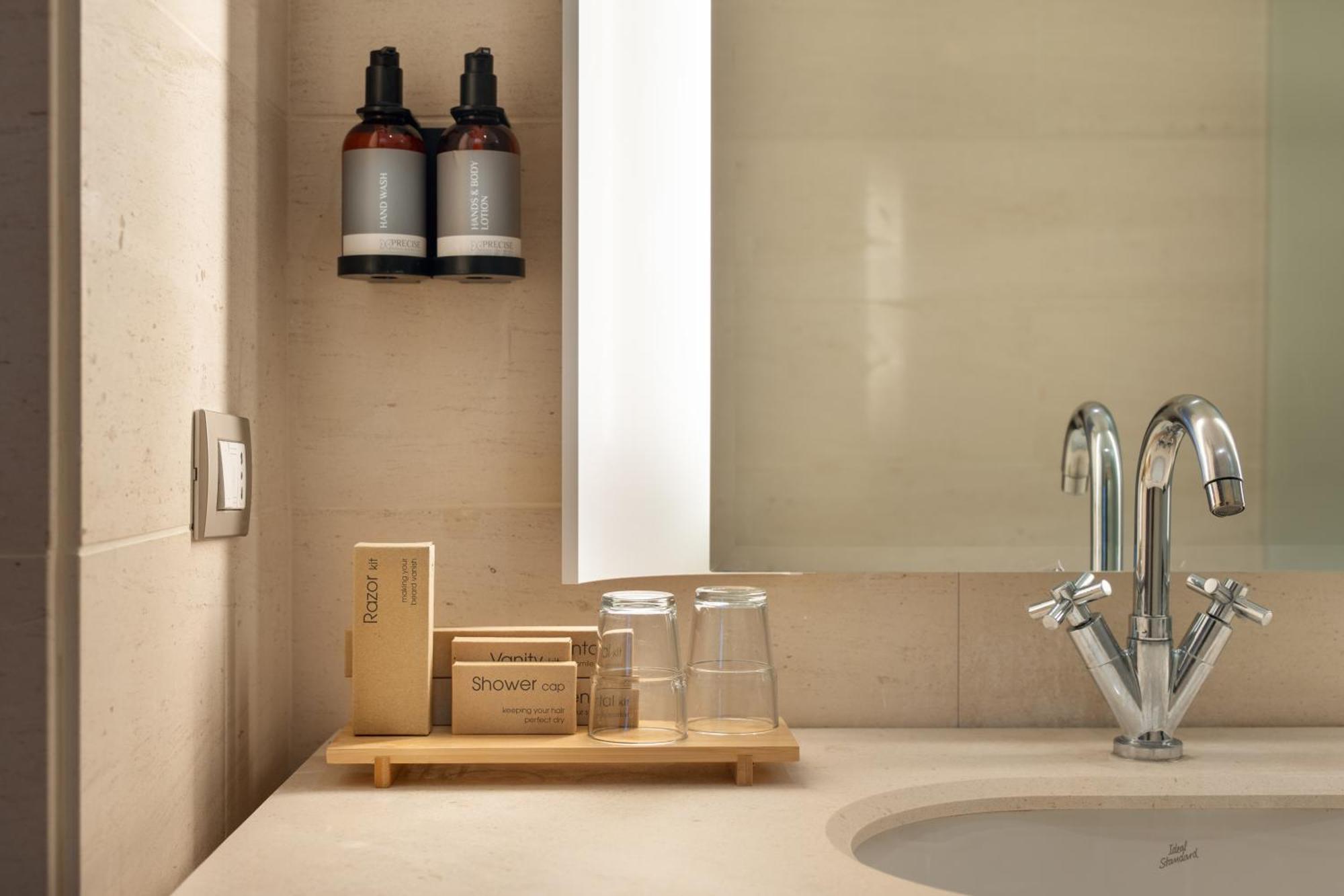Precise House Mantegna Hotell
