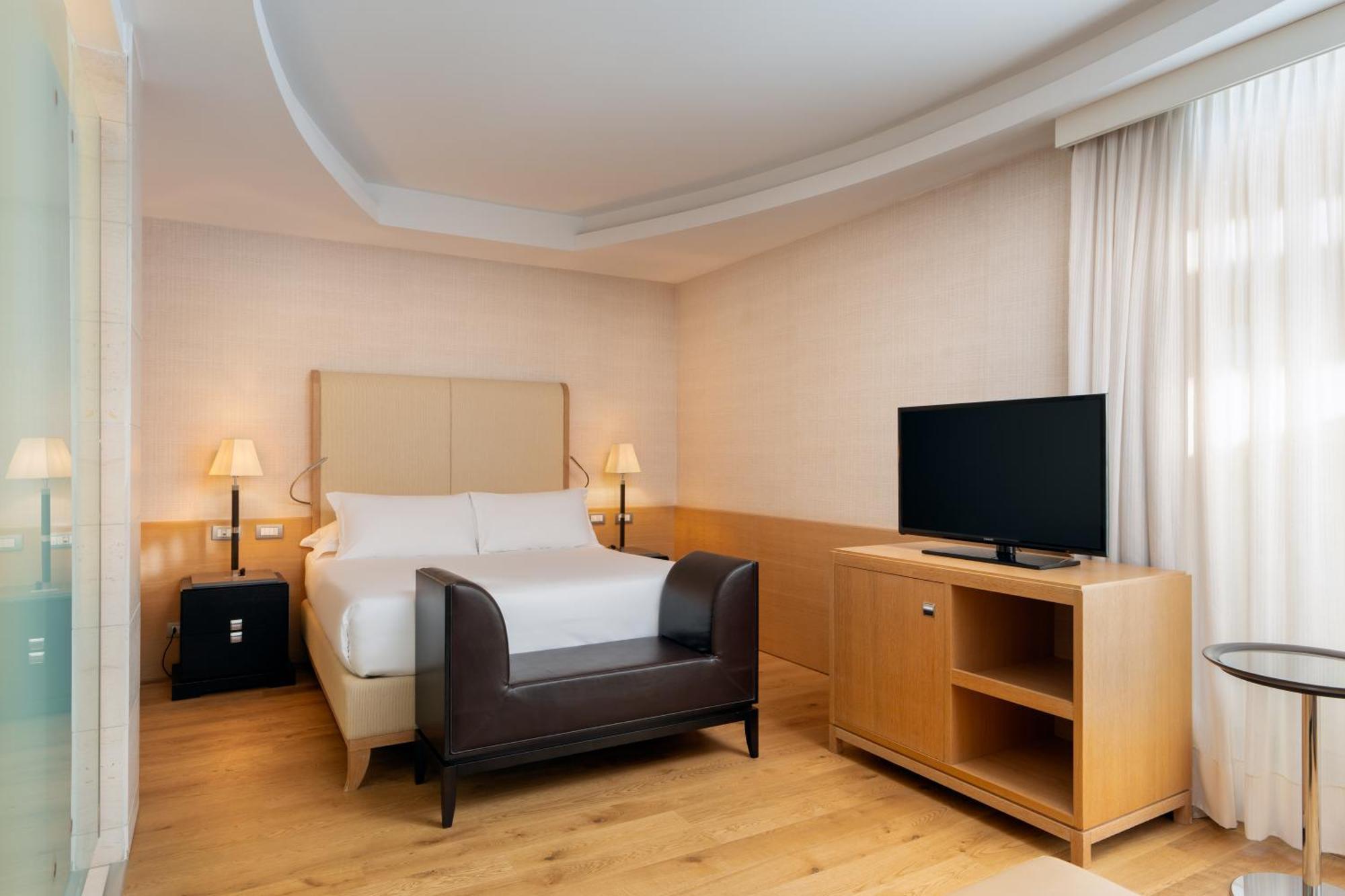 Hotell Precise House Mantegna 4*