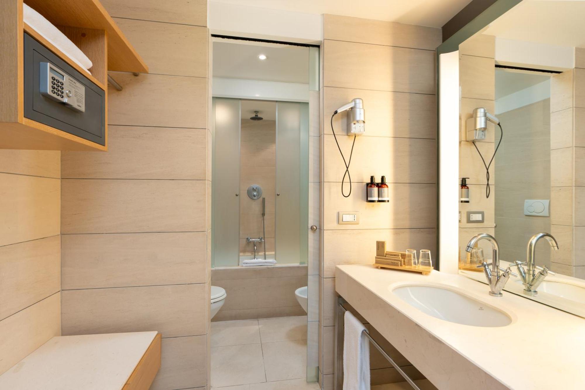 Hotel Precise House Mantegna 4*