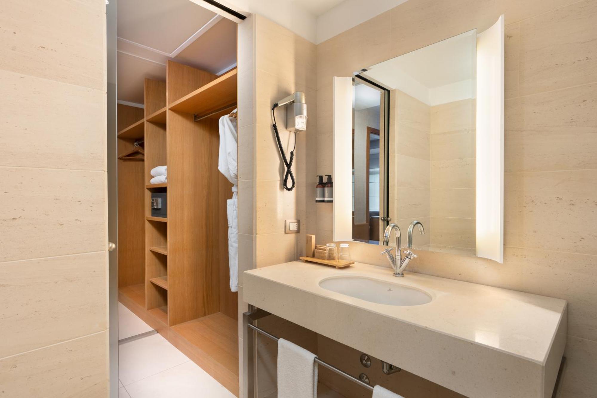 Precise House Mantegna 4*