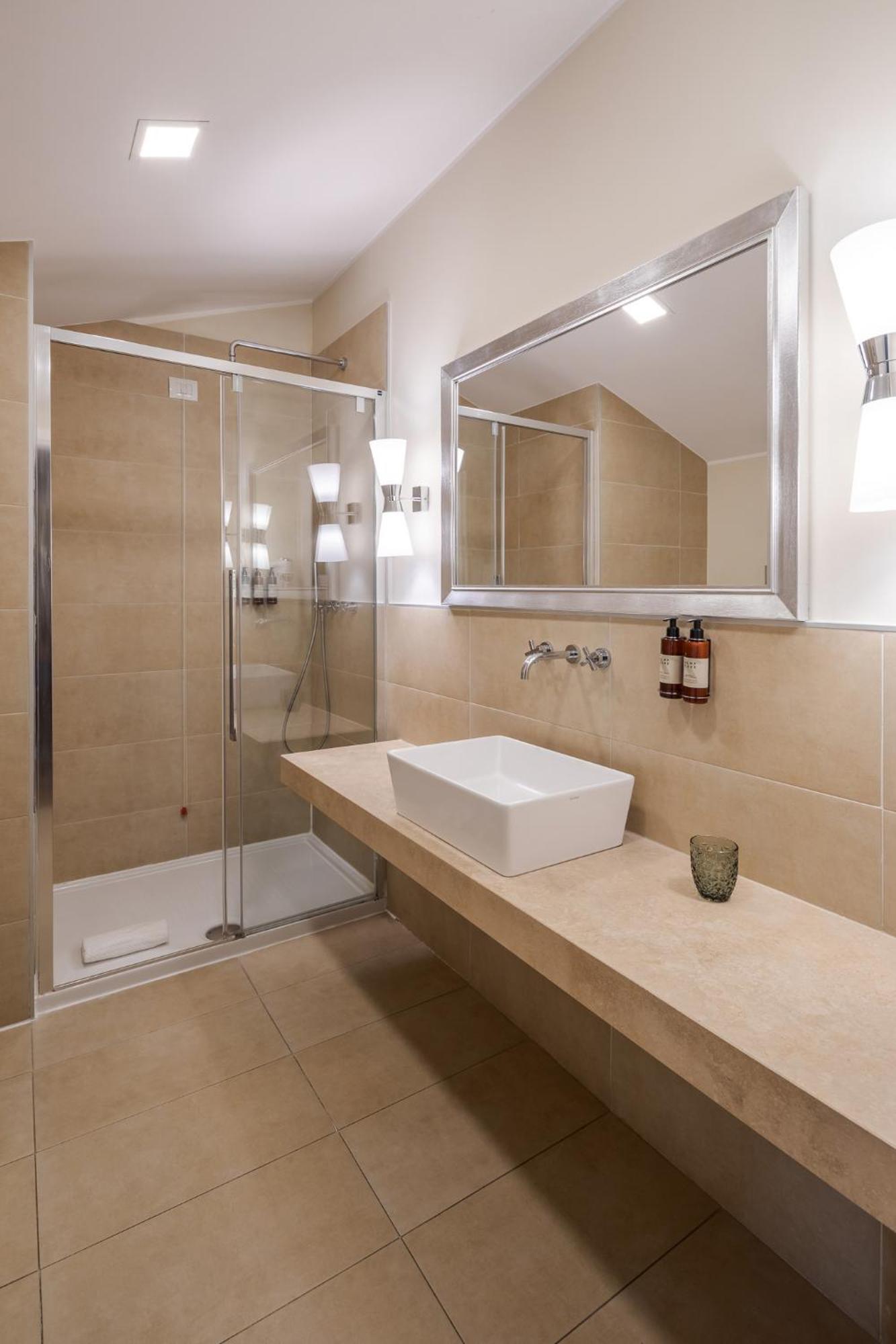 Donna Camilla Savelli - Vretreats Hotell 4*