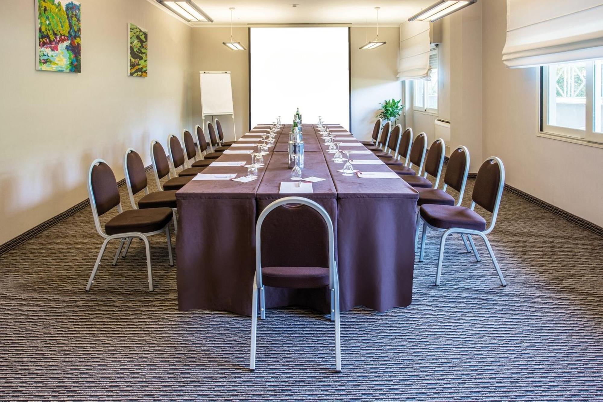 Crowne Plaza St. Peter's By Ihg Hotell 4*