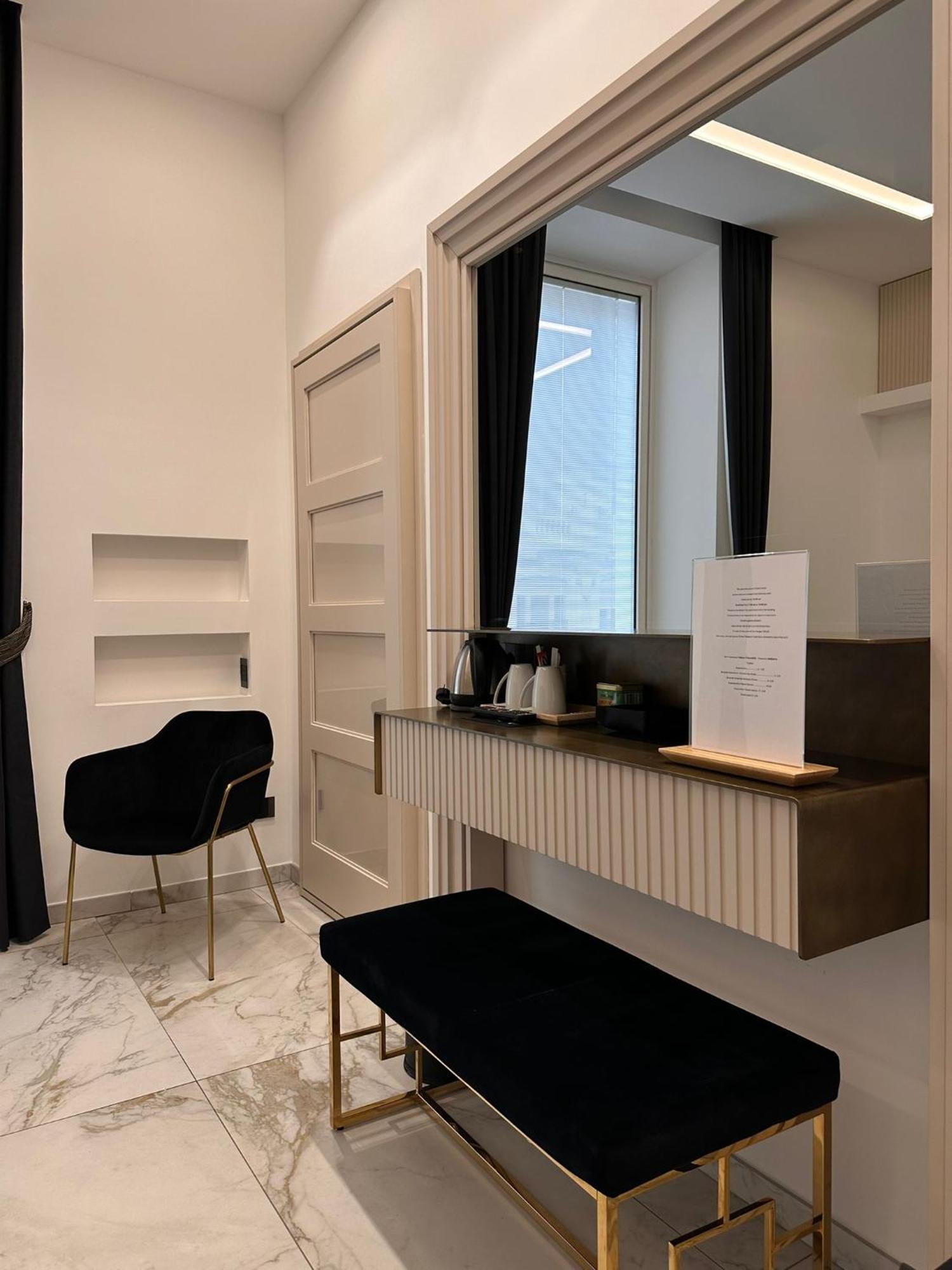 Maison Tritone Pensión 4*