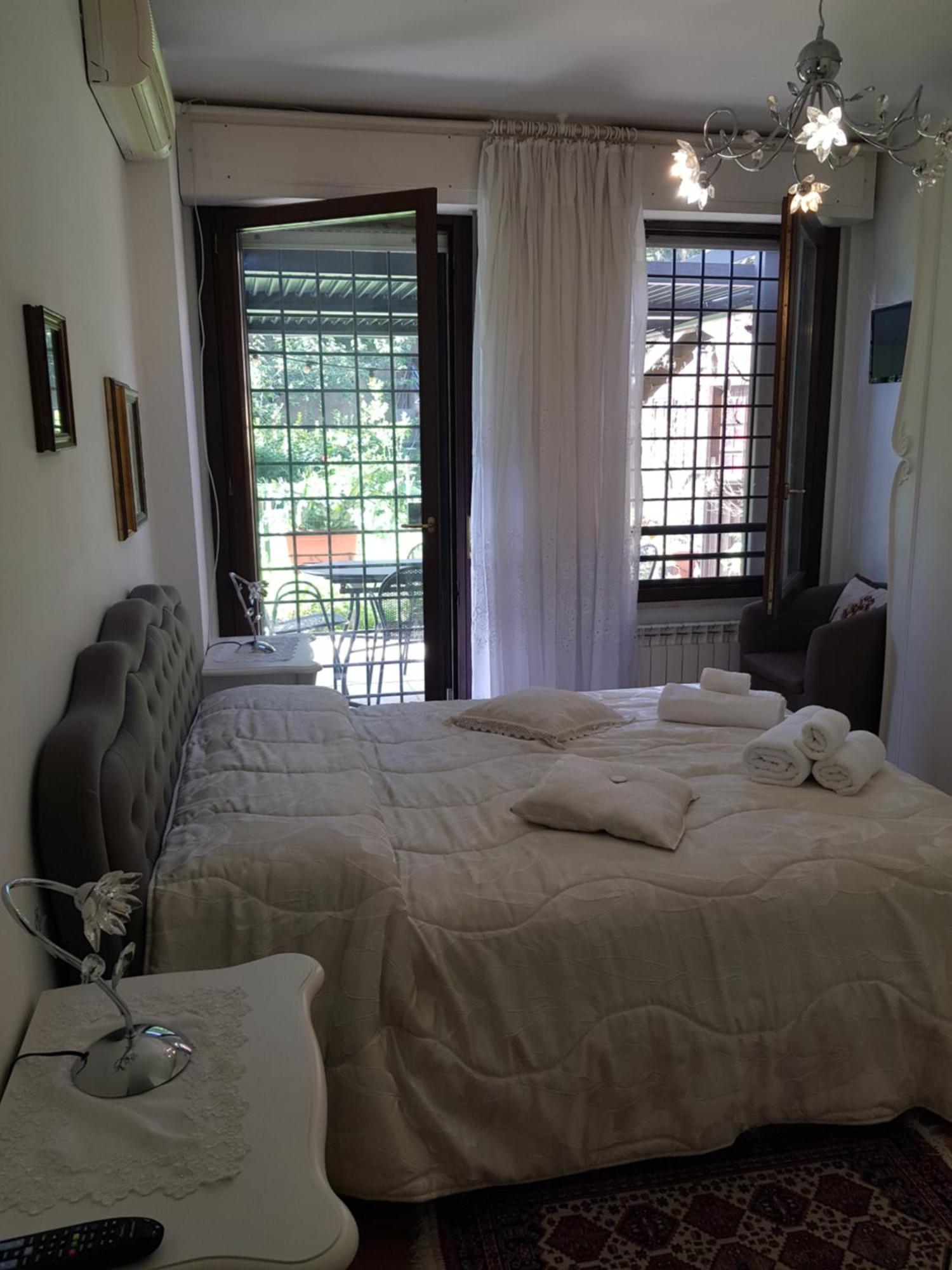 Eur Charme Apt&garden Apartment Rom