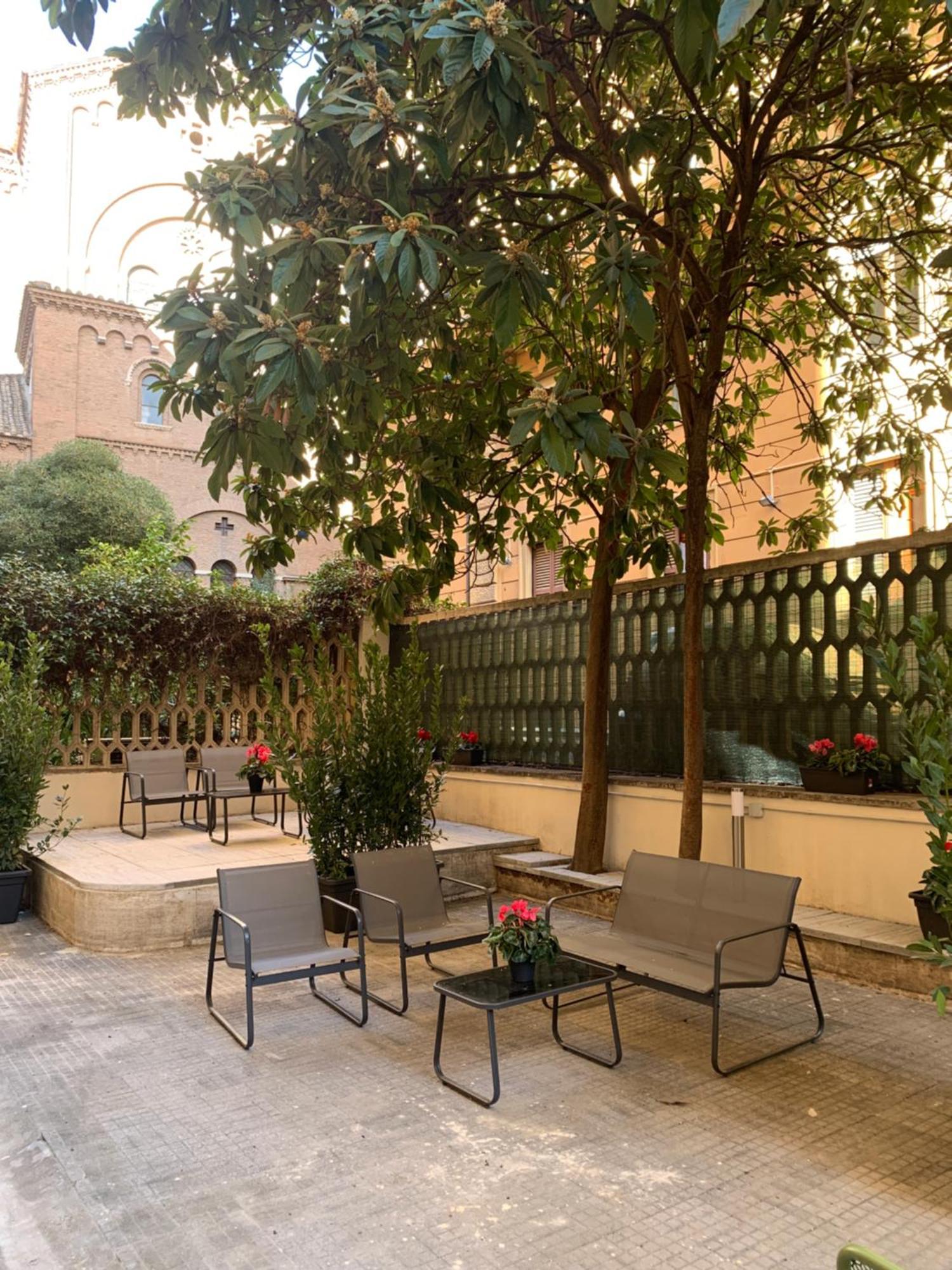 Appartamento C2 Class Apartment, 2 Da Letto Con Giardino In Zona Via Veneto Distante 15 Minuti A Piedi Da Fontana Di Trevi Roma