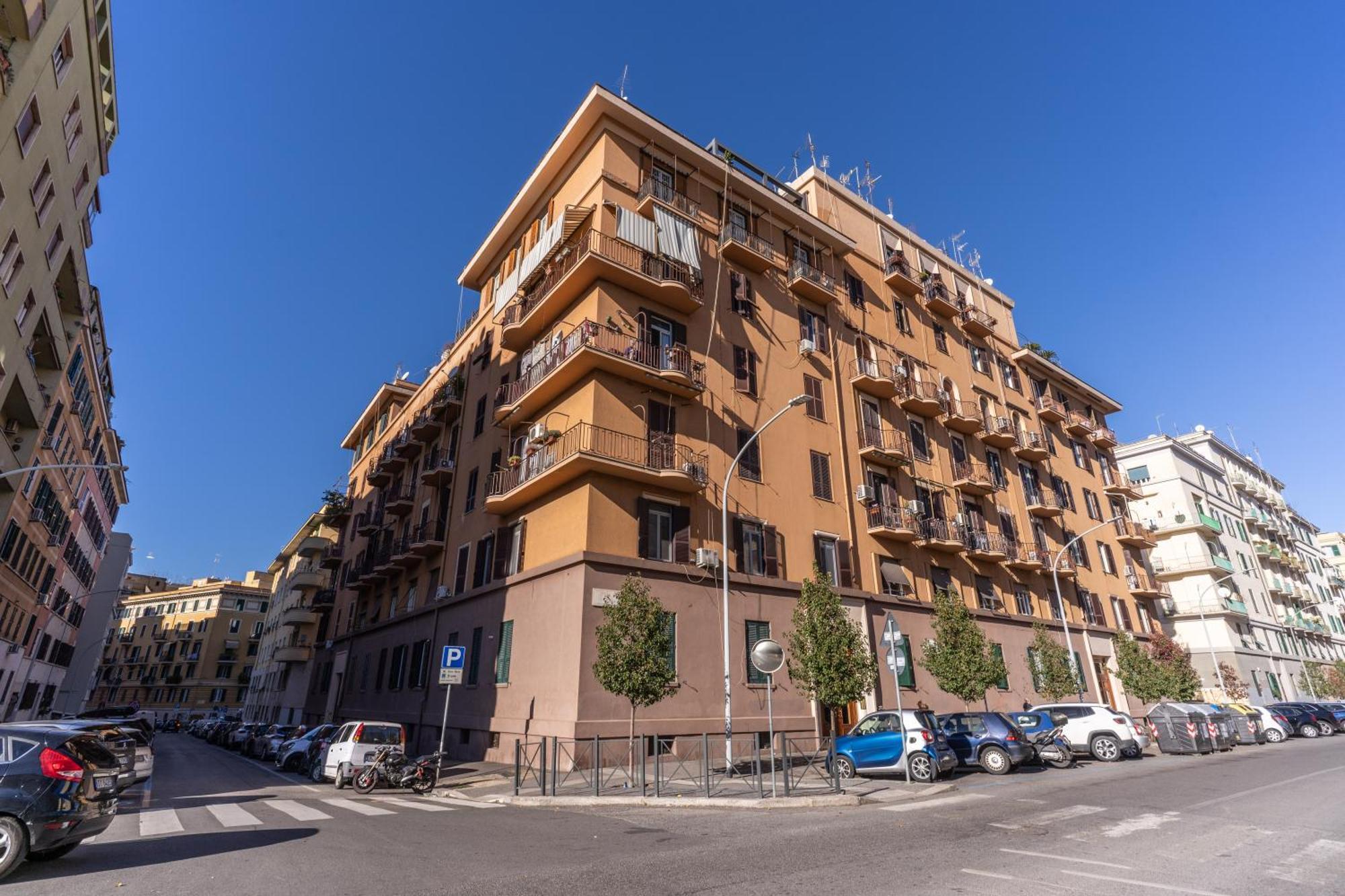Dacia 23 * Roma