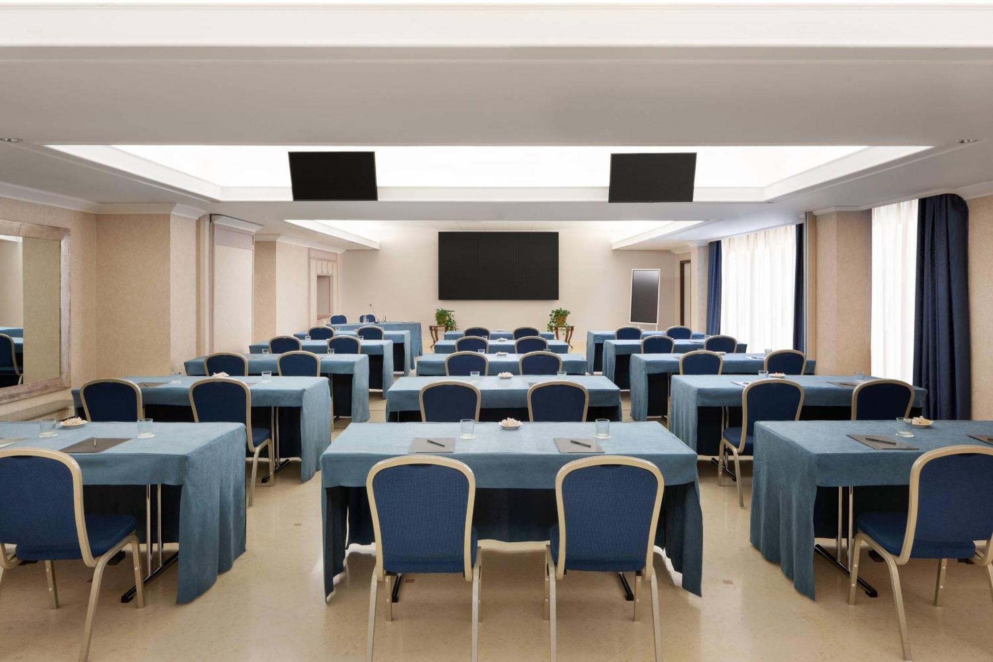 Courtyard By Marriott Park Hotell 4*