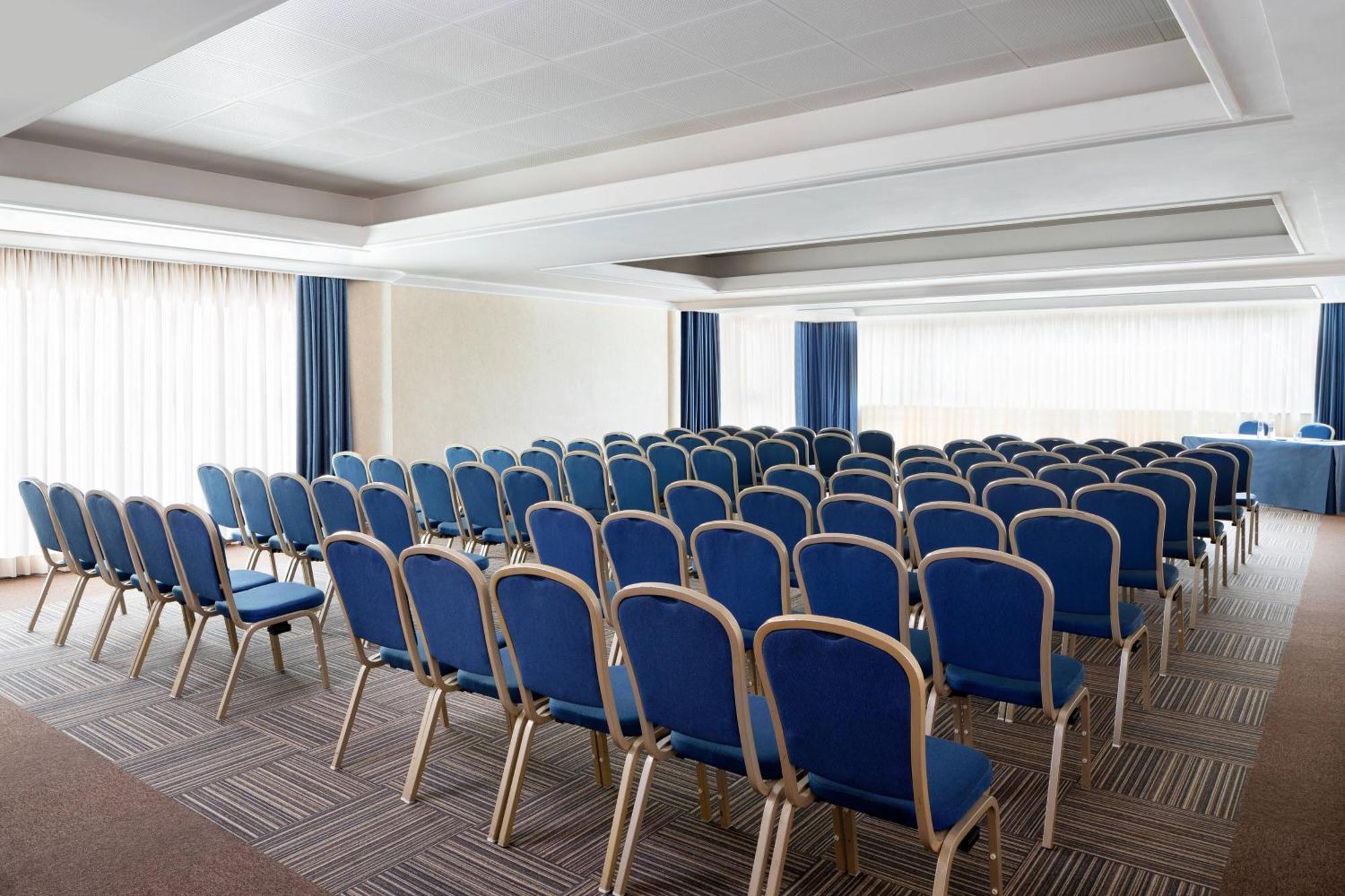Courtyard By Marriott Park Hotell 4*