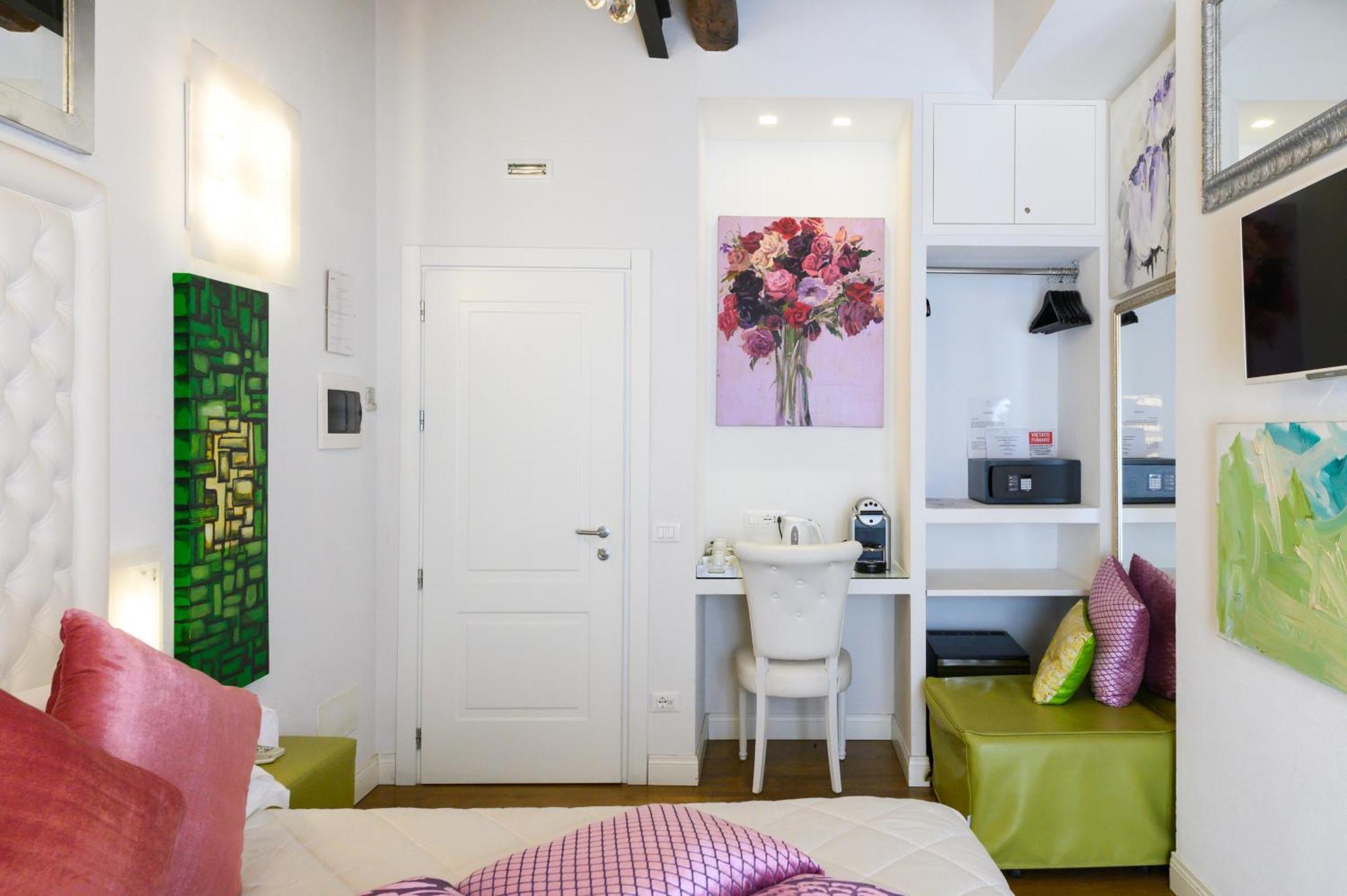 Domus Spagna Frattina Guest house