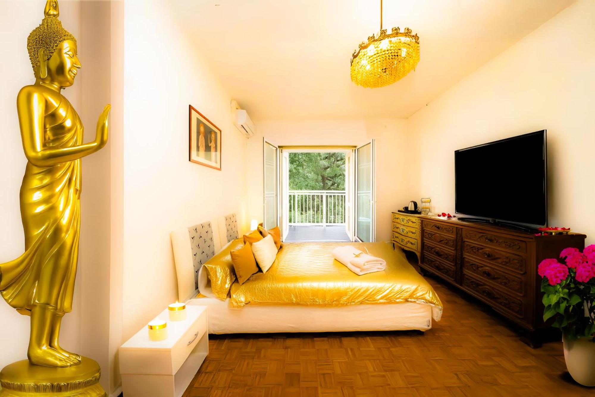 Laura Luxury In Central * Roma