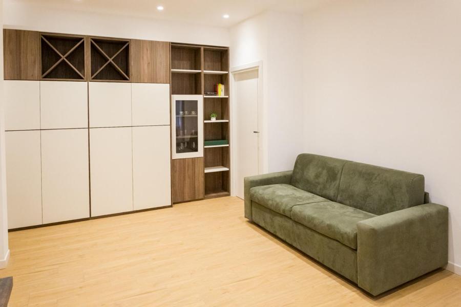 Roomapartment *