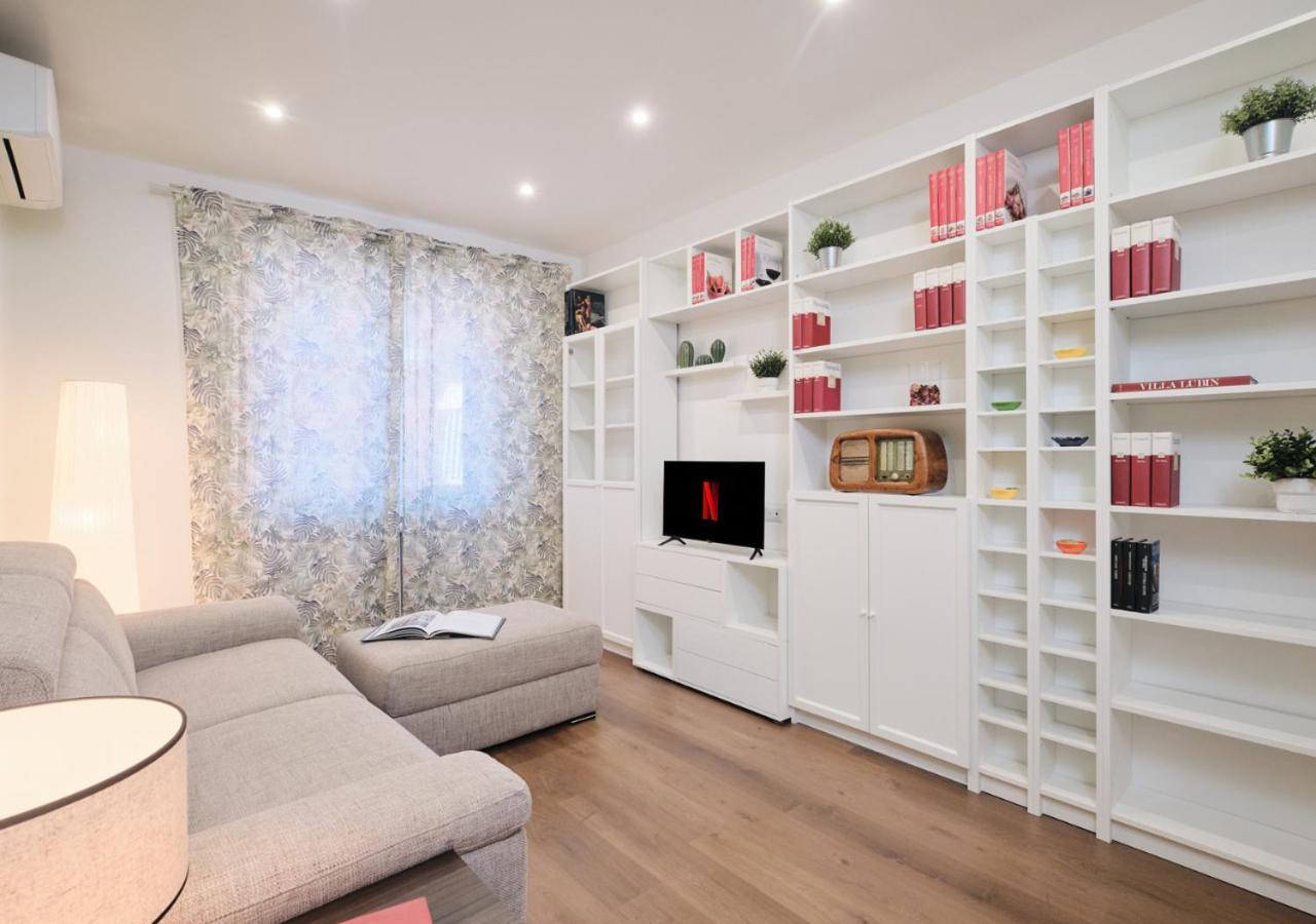 Colosseo A 15 Minuti - Elegante In Centro Apartamento