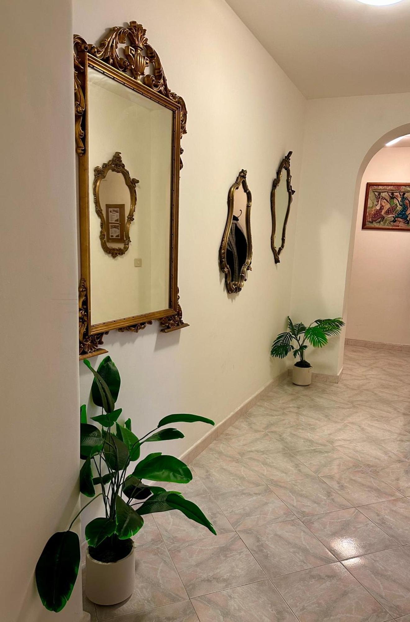 Golden Luxury - San Giovanni - 10 Min To Basilica Of San Giovanni - 25 Min To Colosseum Roma