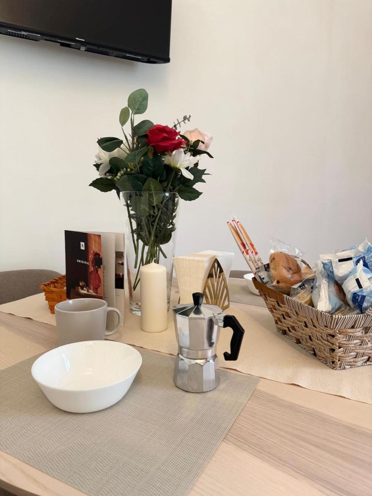 Mopy Luxury Rome