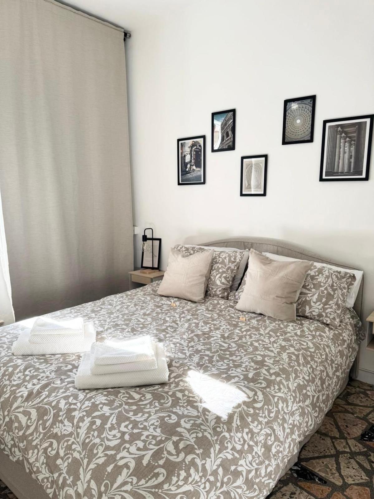 Mopy Luxury * Rome