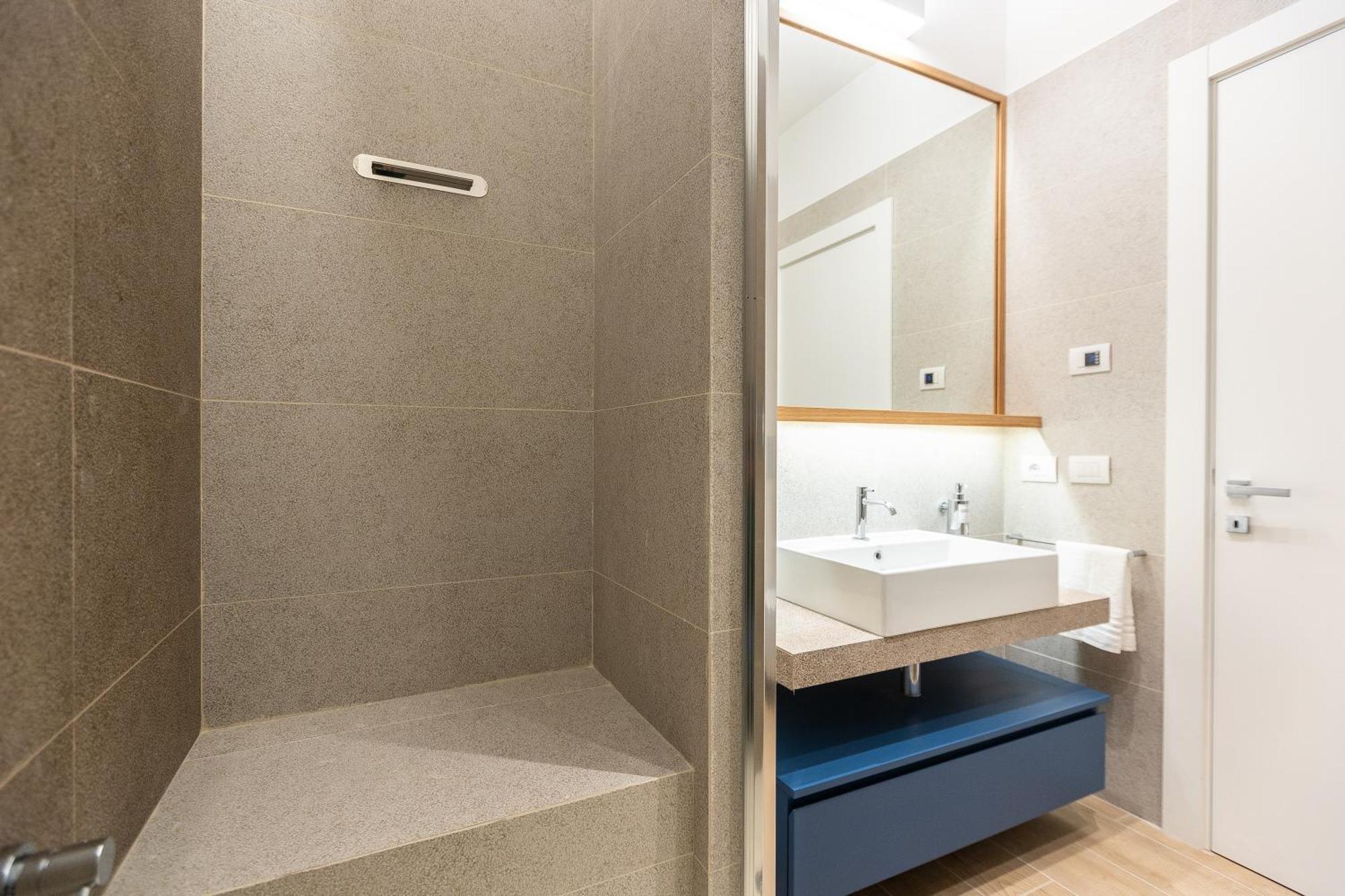 Ariosto's Luxury Rome
