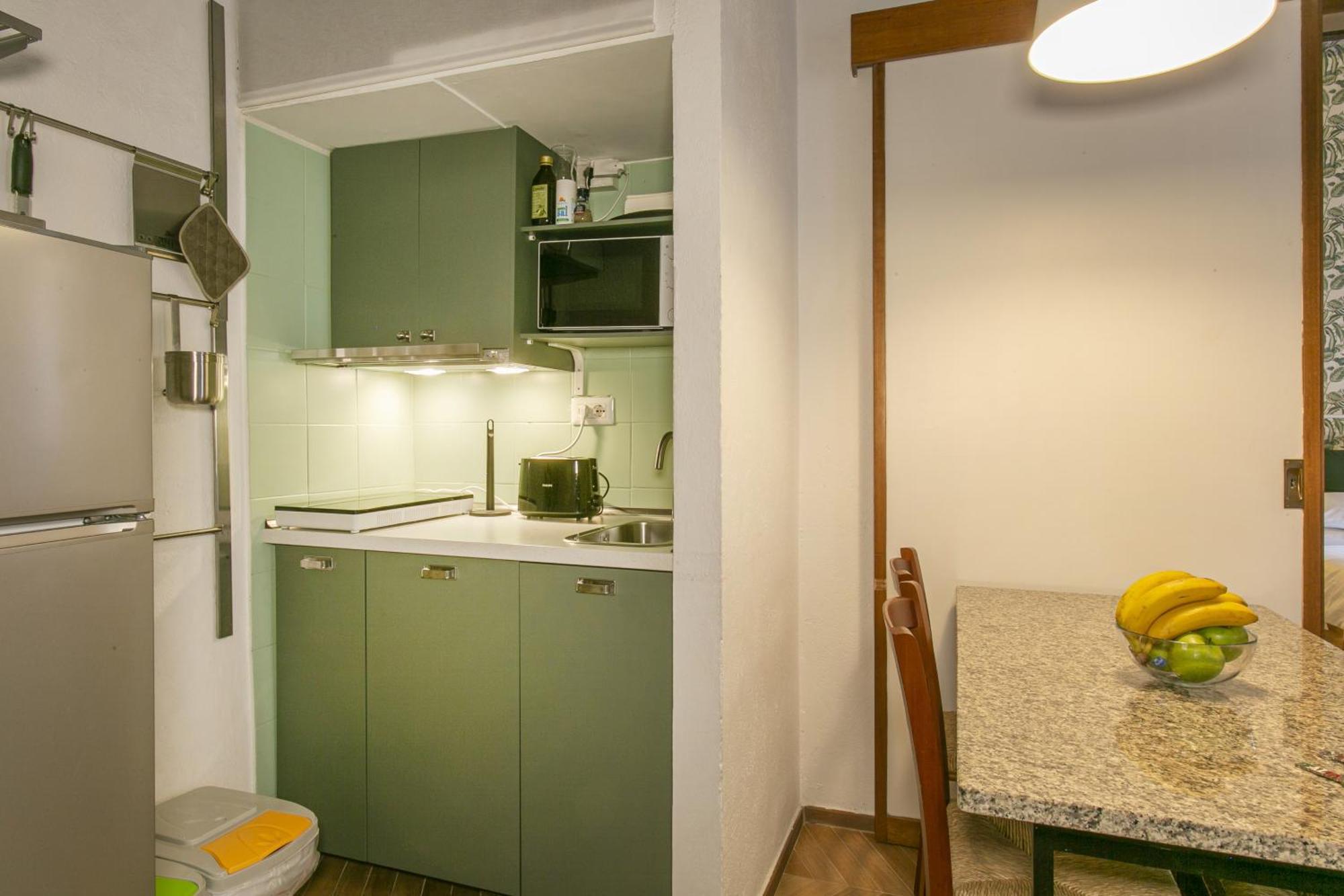 Trevi Little Palace #4 Apartment