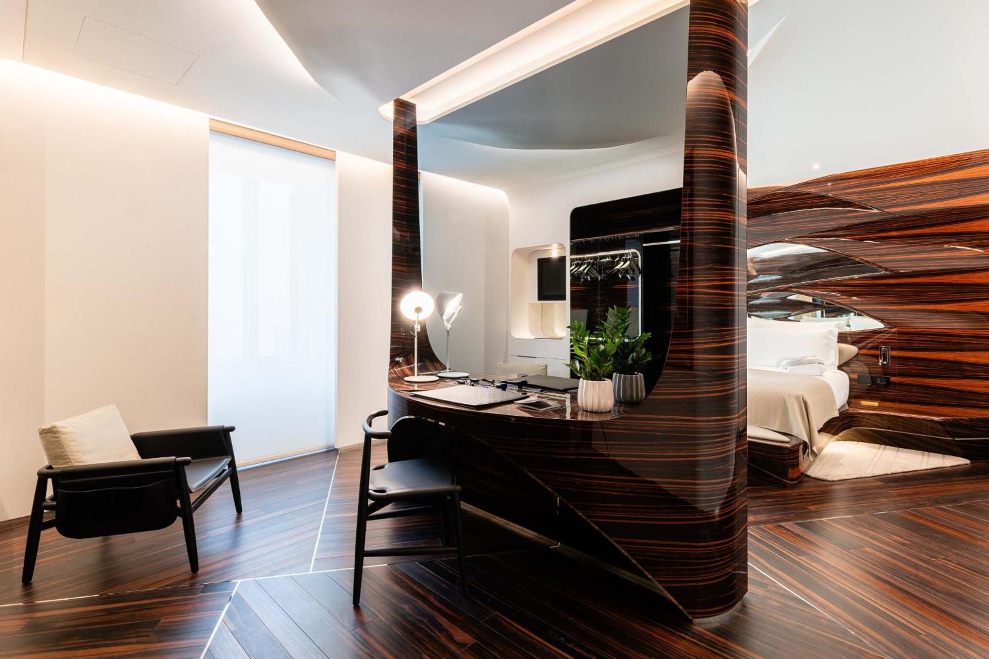 Hotel Romeo 5*