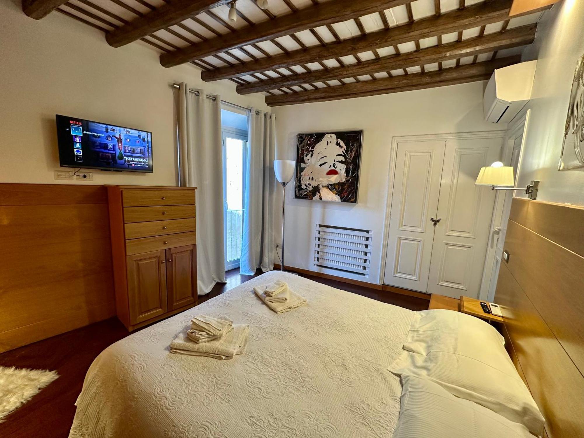 Babuino Imperial House Roma