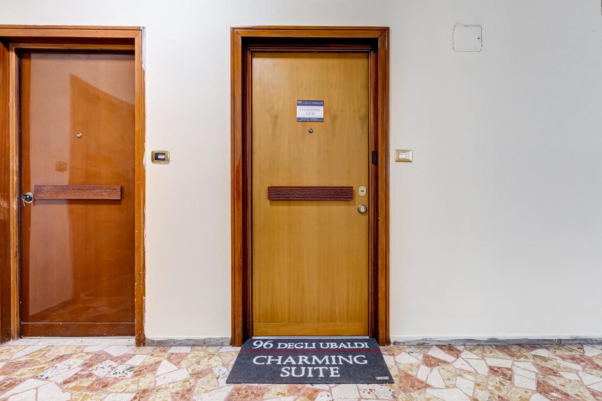 96 Degli Ubaldi Charming Apartment *