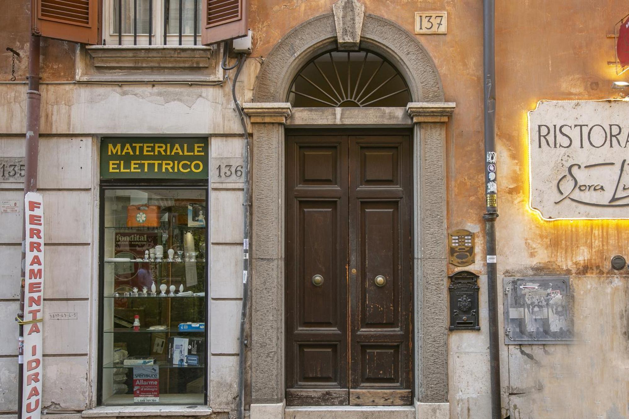 Trevi Little Palace #3 Appartamento *
