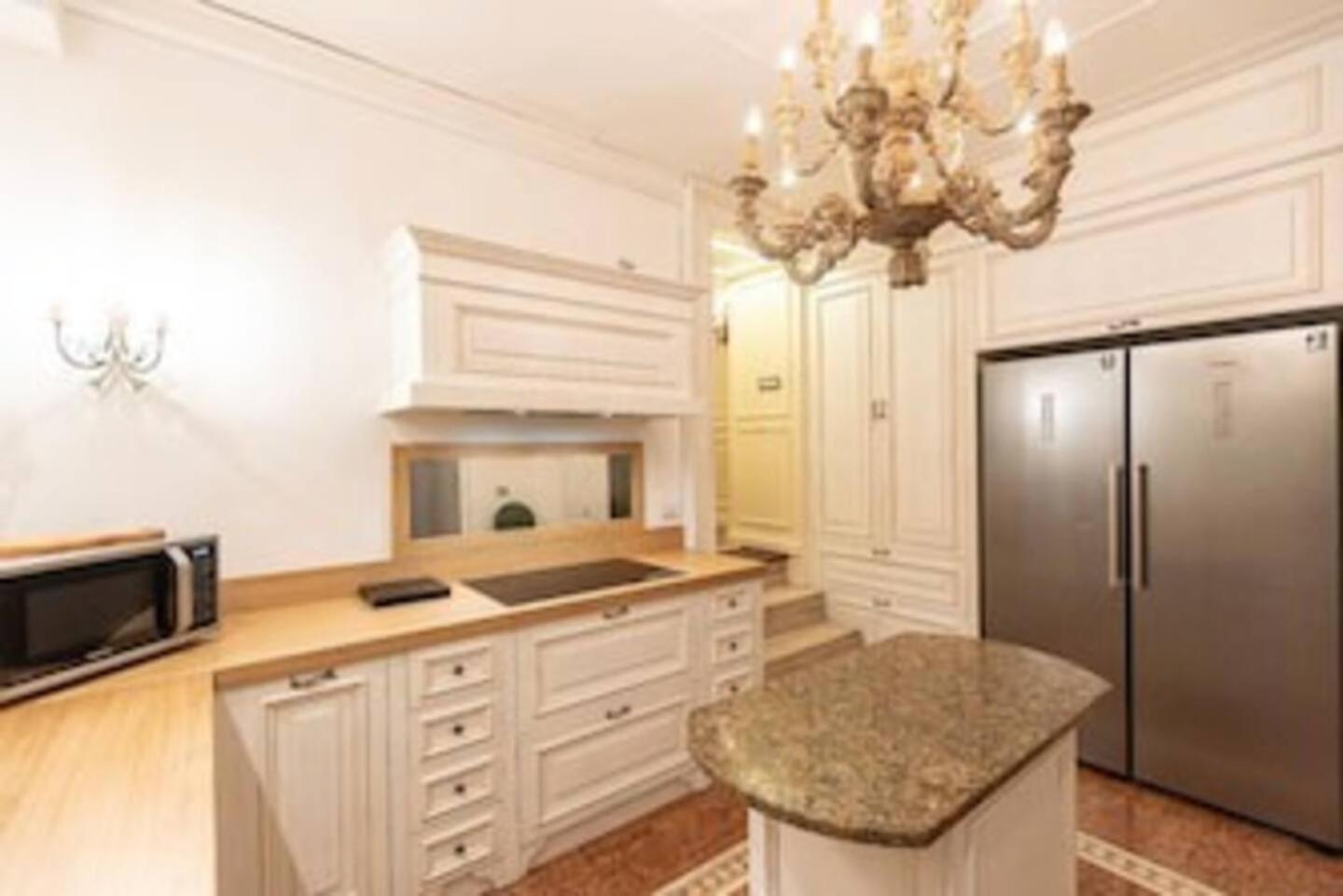 Holiday home Luxury House With Private Garden